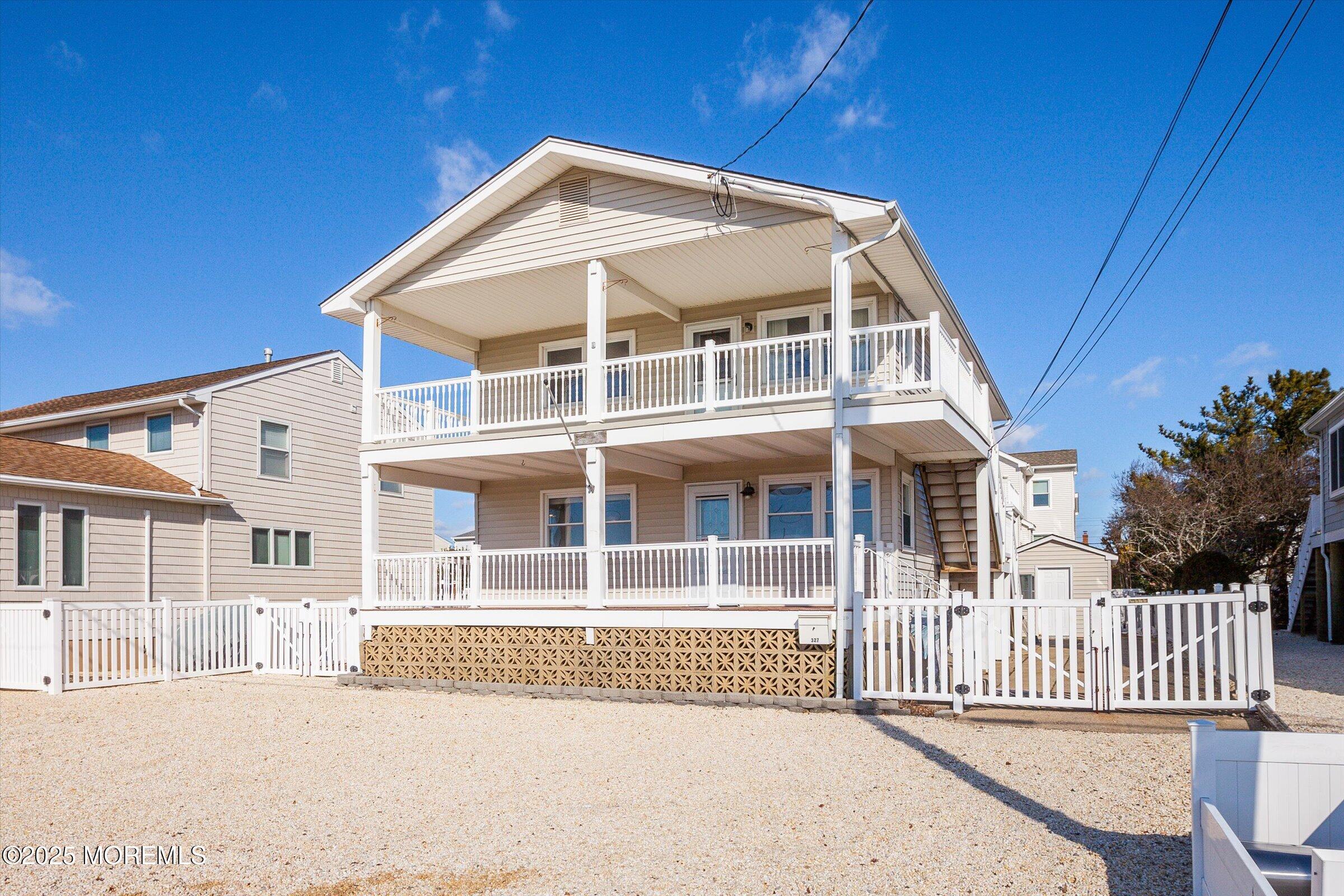 327 N 1st Street