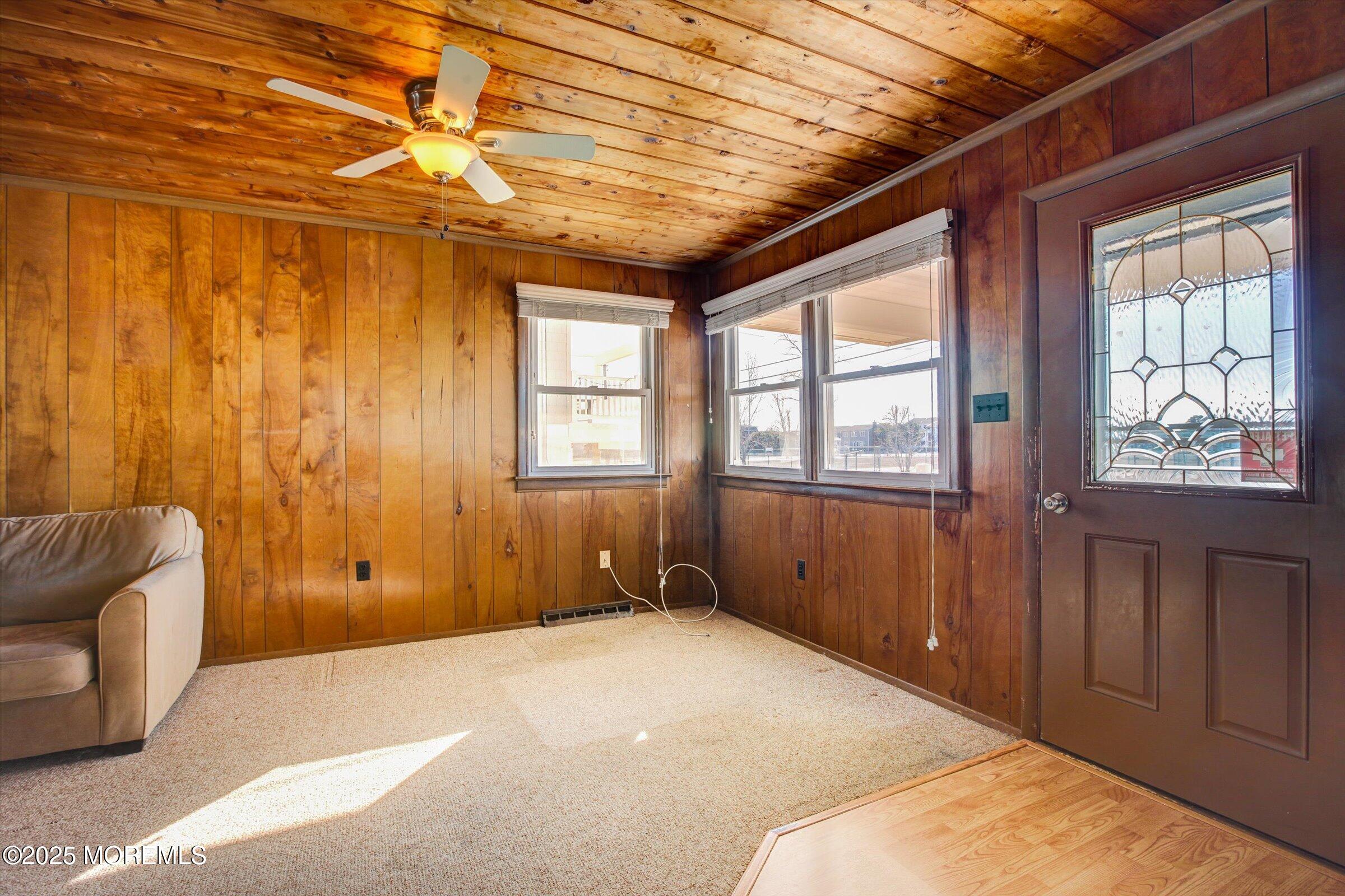 327 N 1st Street