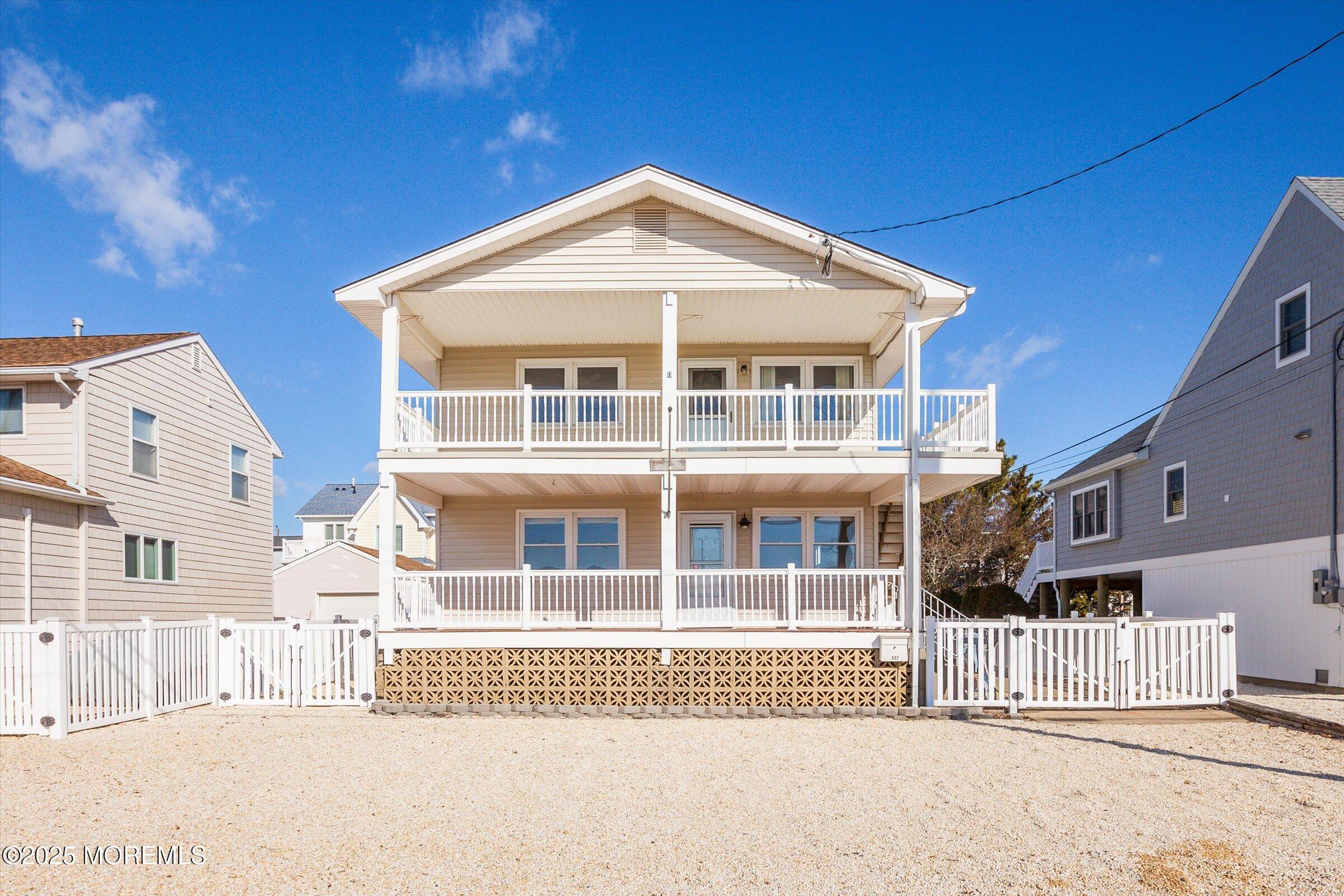 327 N 1st Street