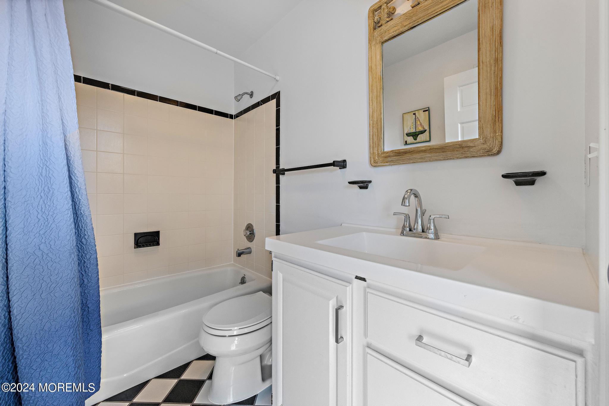 108 Roxie Avenue 2