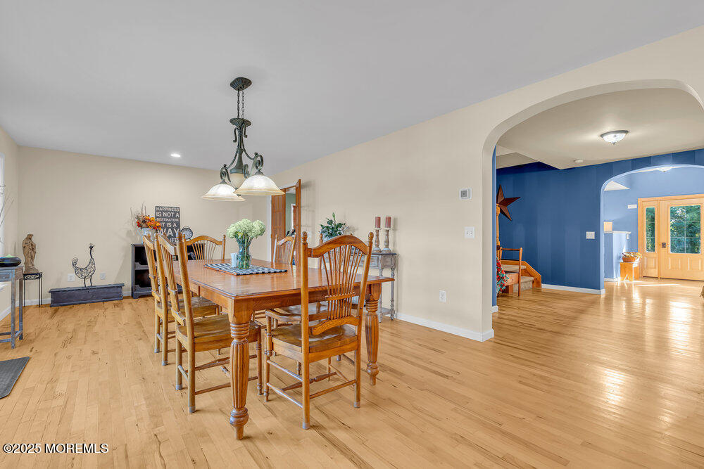 87 N Maple Avenue