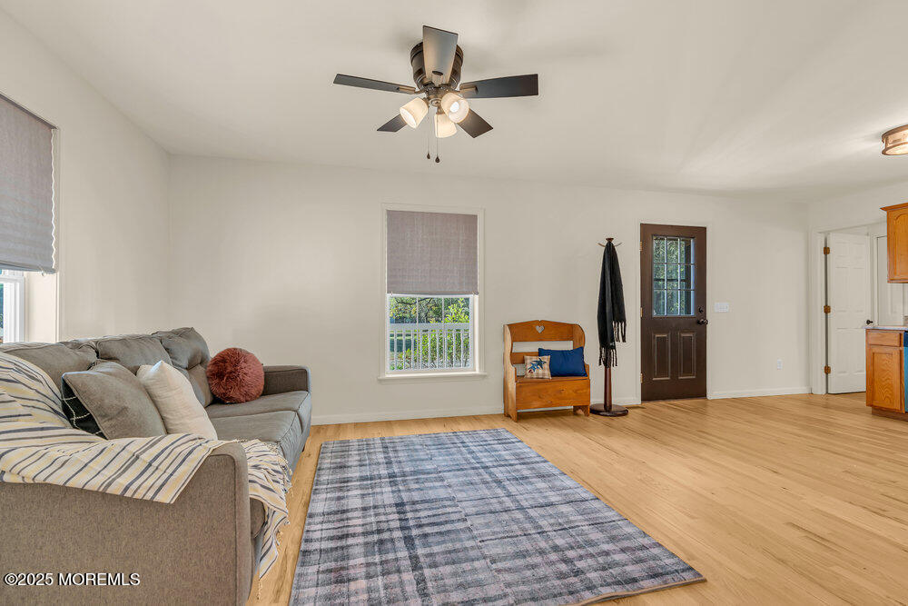 87 N Maple Avenue
