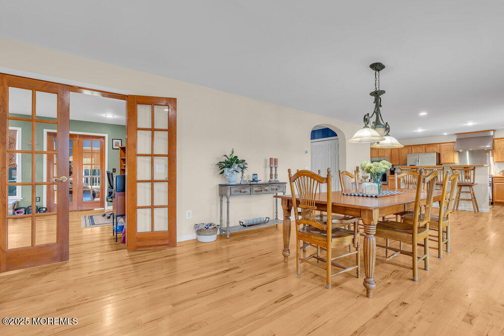 87 N Maple Avenue