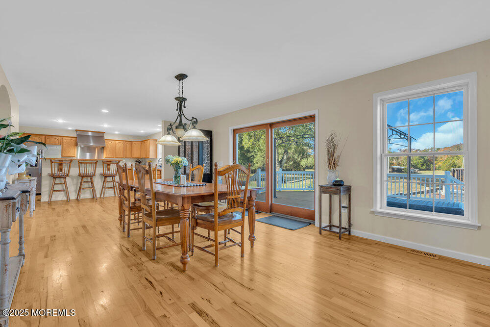 87 N Maple Avenue