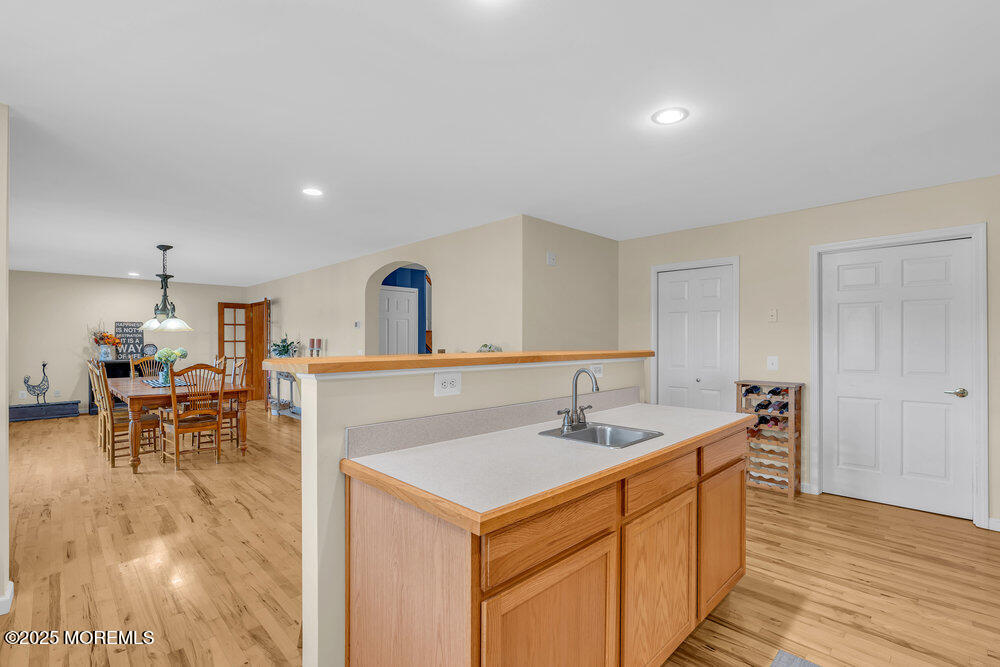 87 N Maple Avenue