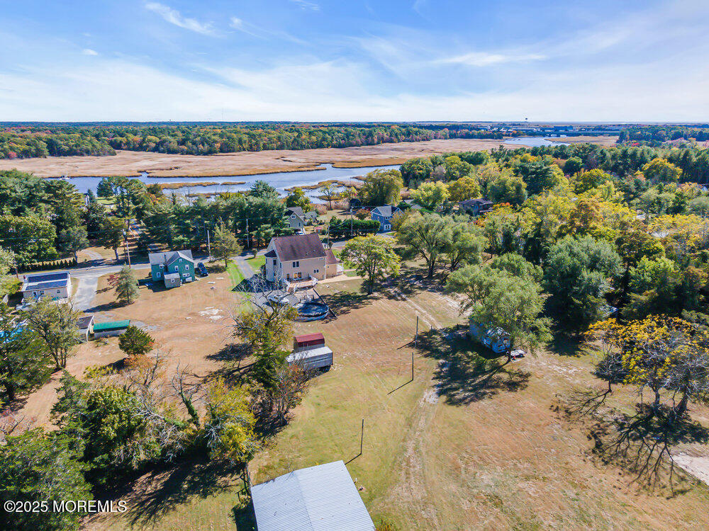 87 N Maple Avenue