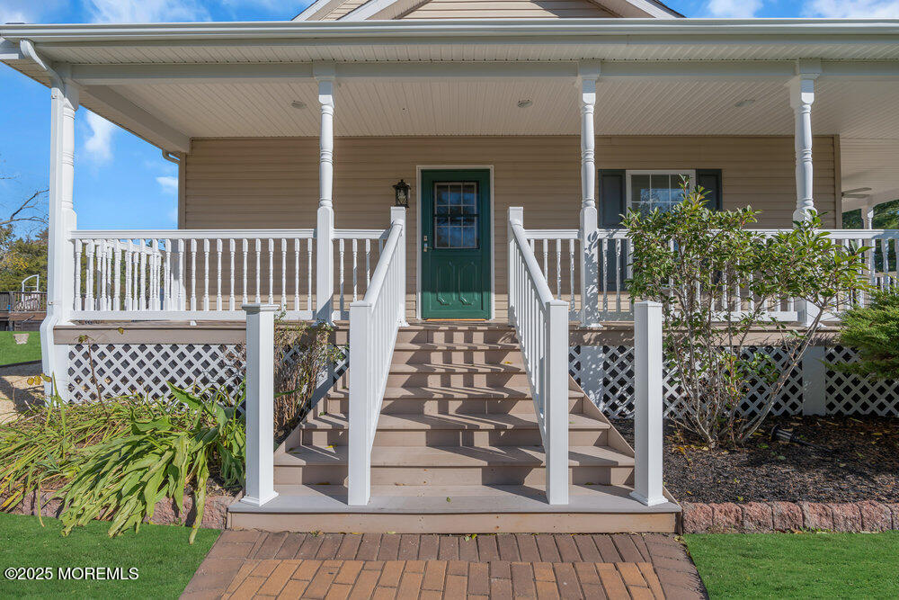 87 N Maple Avenue