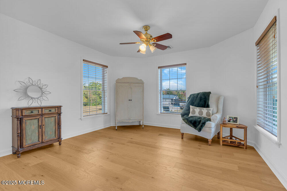87 N Maple Avenue