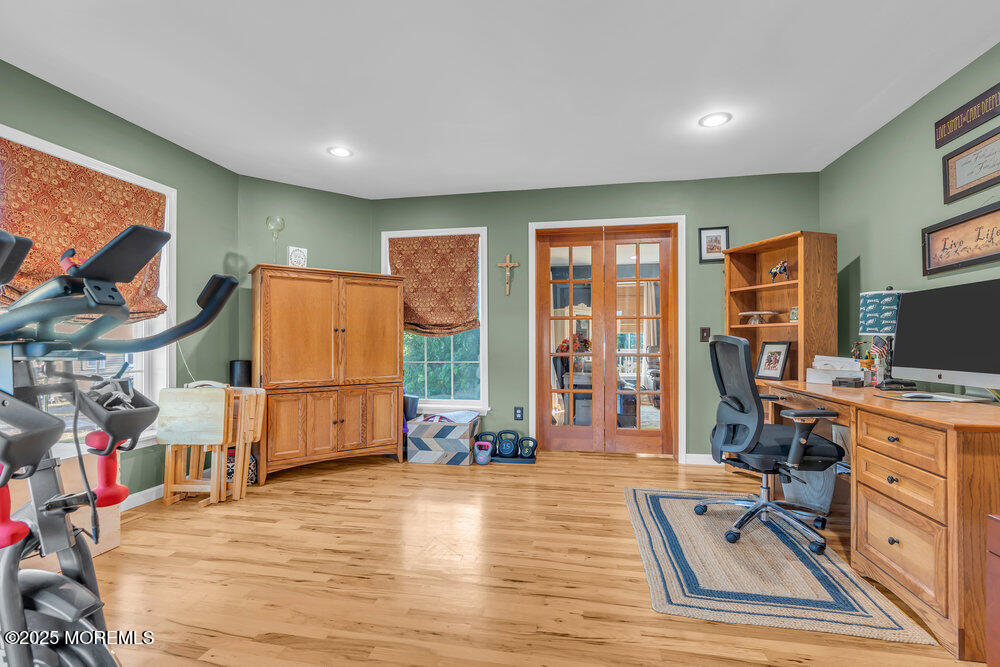 87 N Maple Avenue