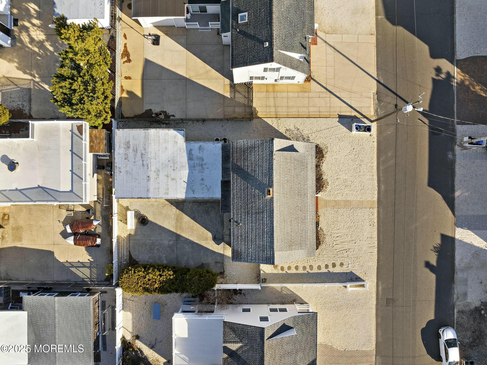 119 E Hollybanks Lane