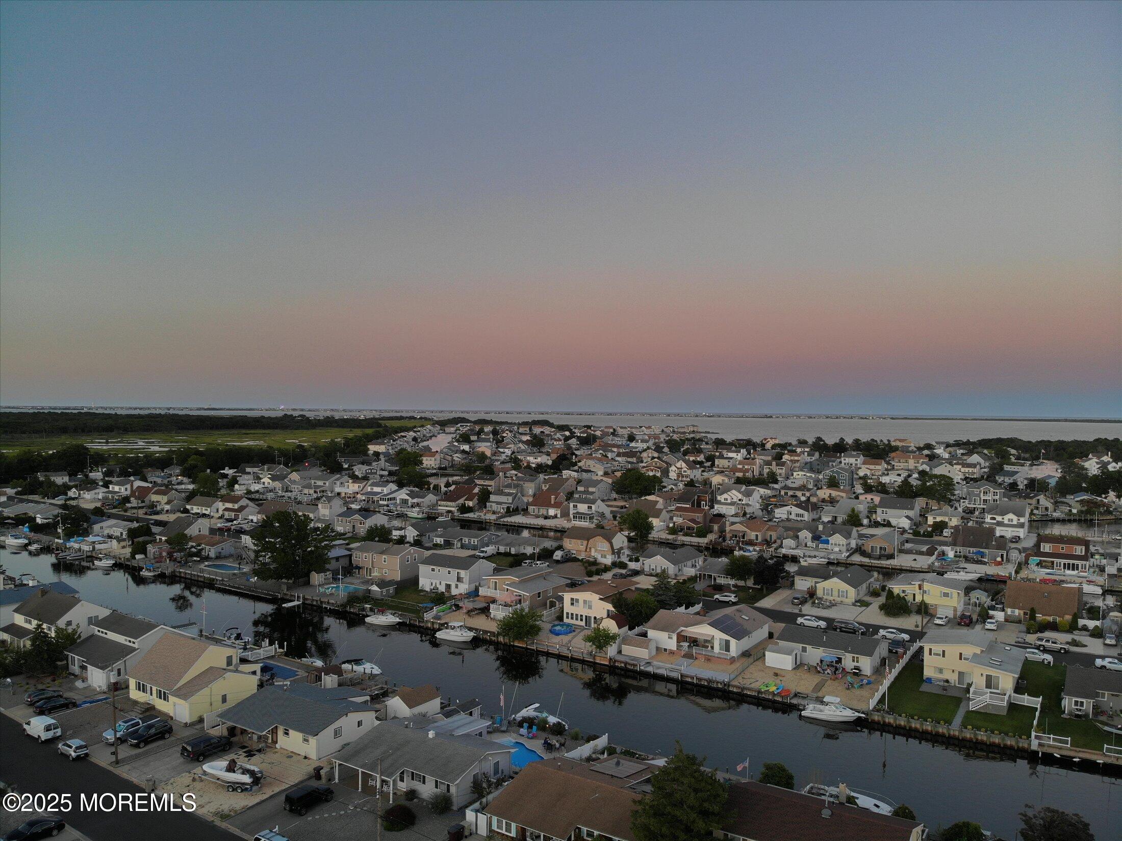 318 Bay Boulevard