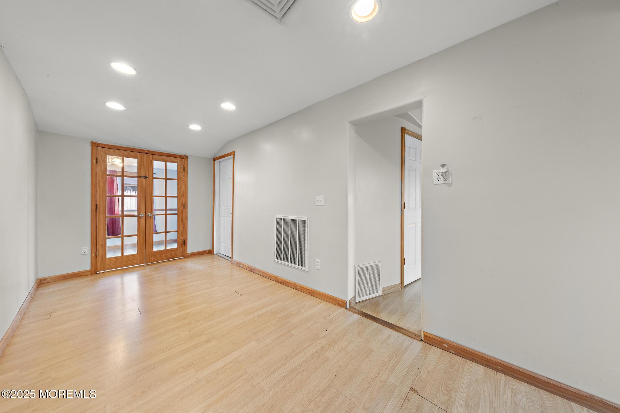 73 Dolphin Road