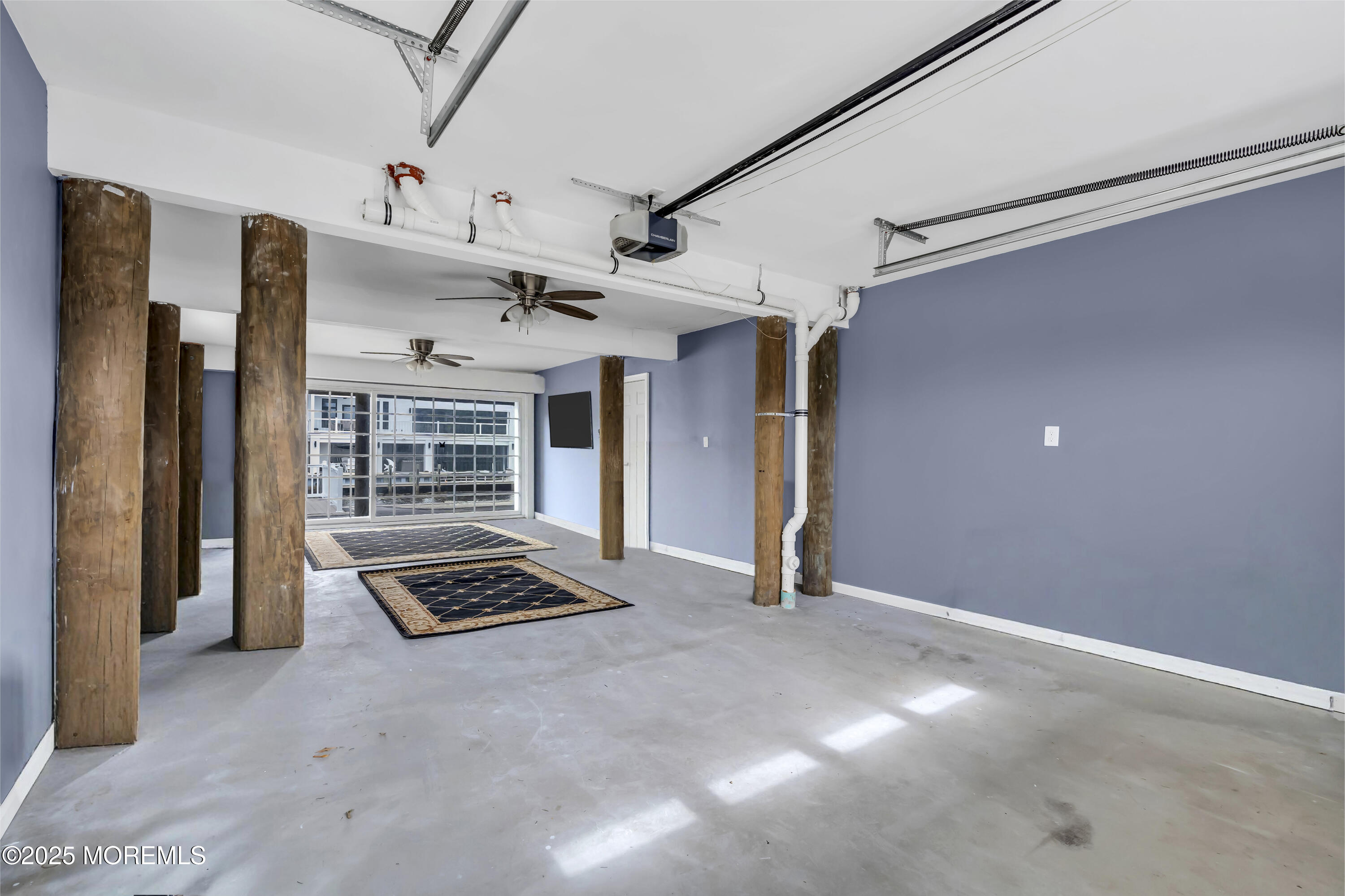 1099 Mill Creek