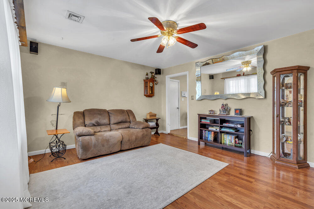 117 Bowsprit Road