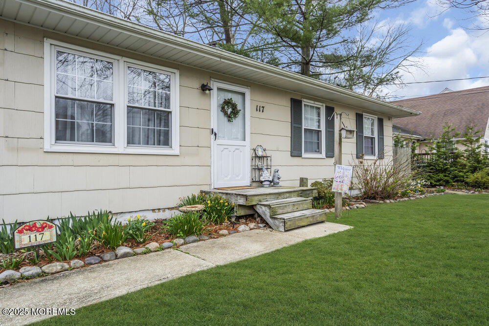117 Bowsprit Road