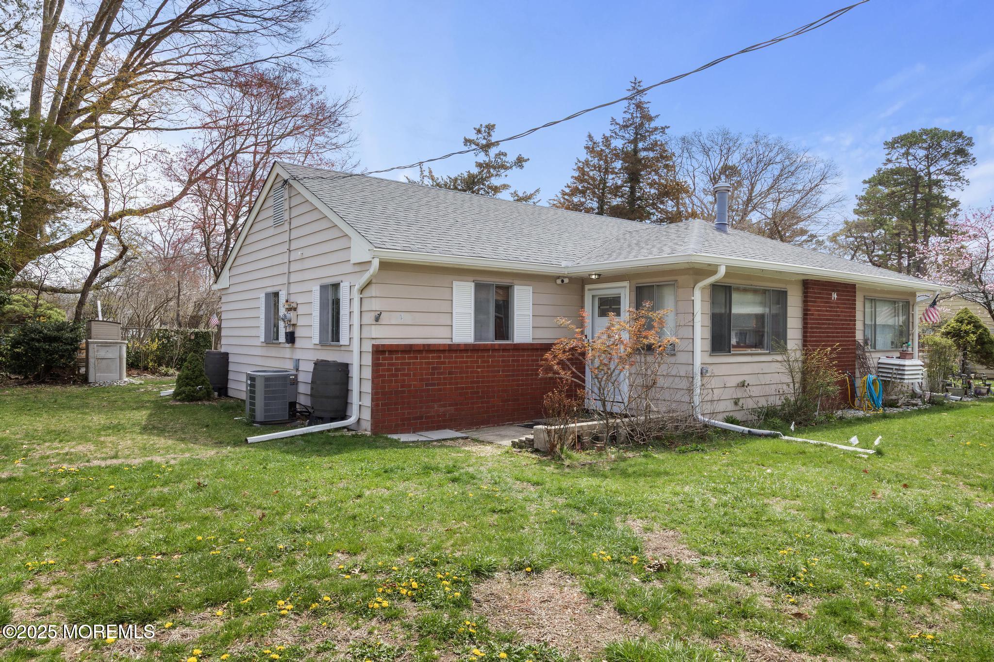 14B S Heron Street