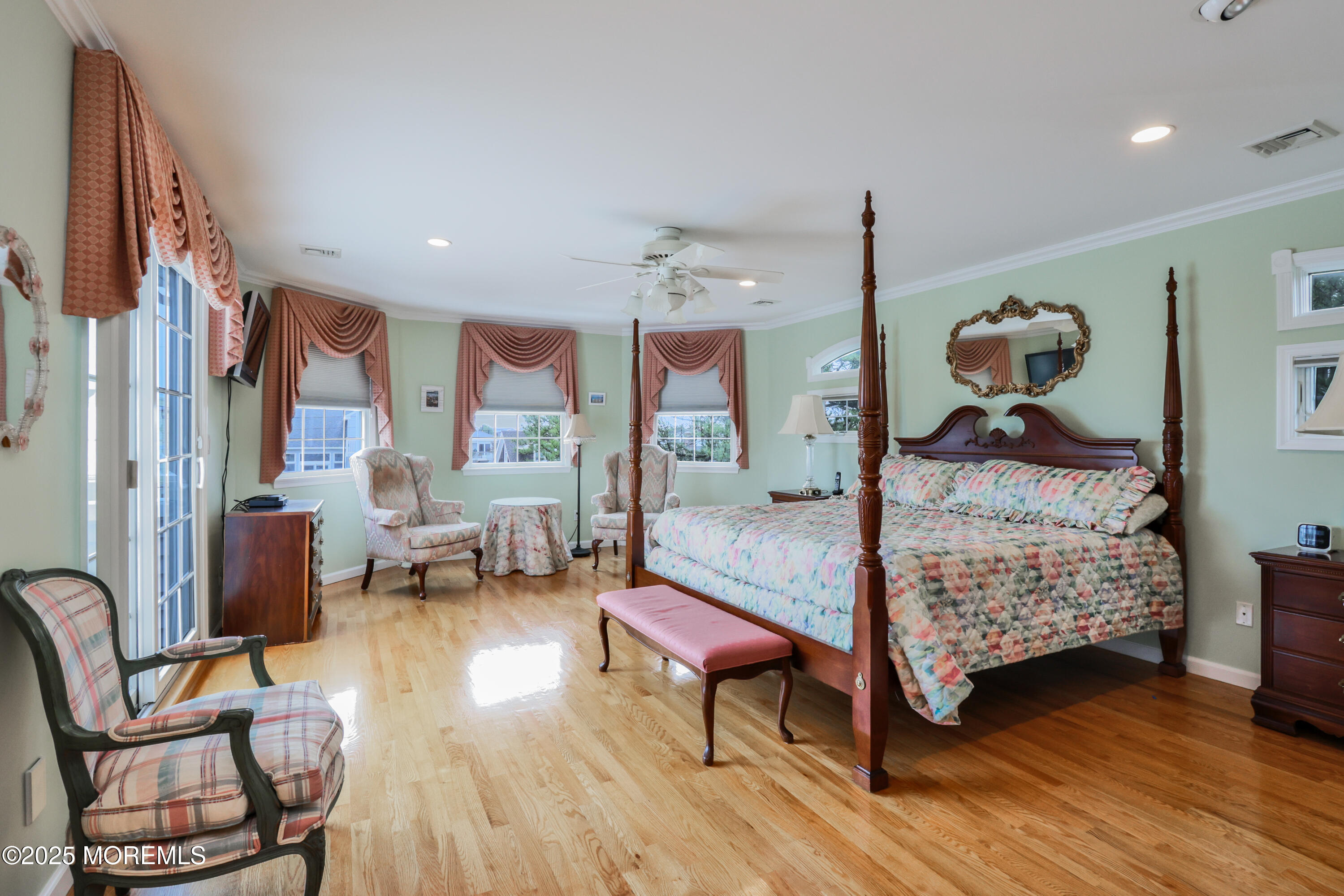12 E 25th Street