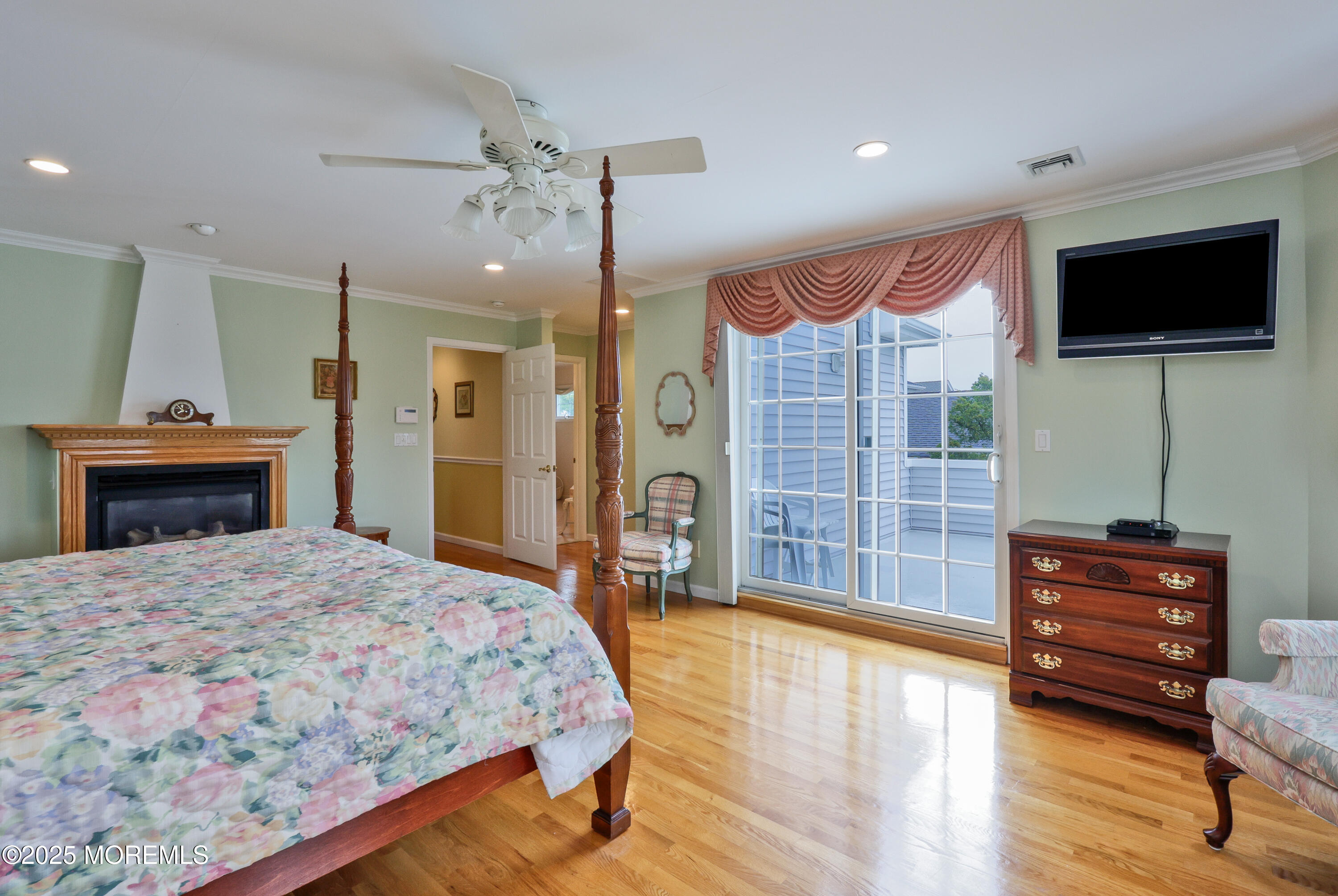 12 E 25th Street