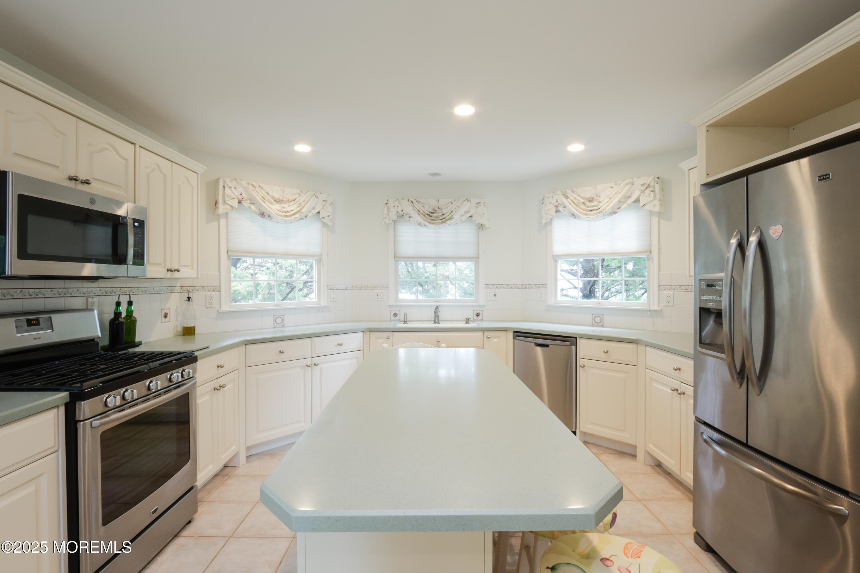 12 E 25th Street