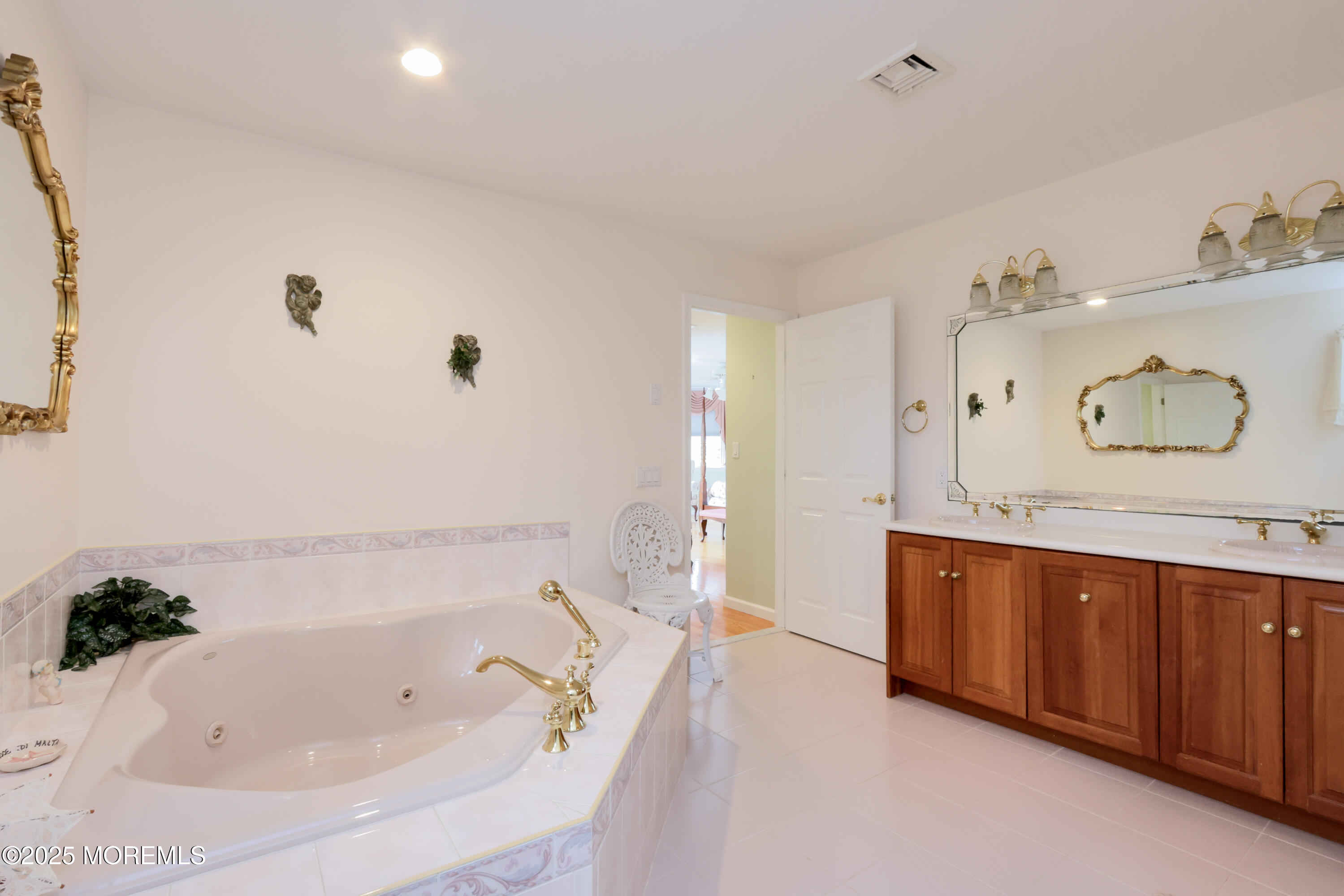 12 E 25th Street