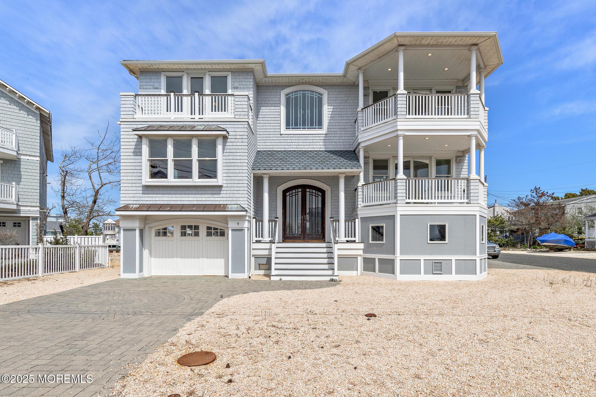 9 Lange Avenue