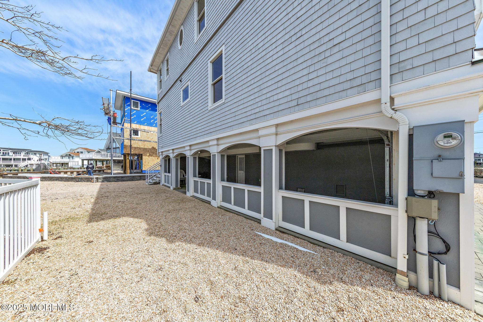 9 Lange Avenue
