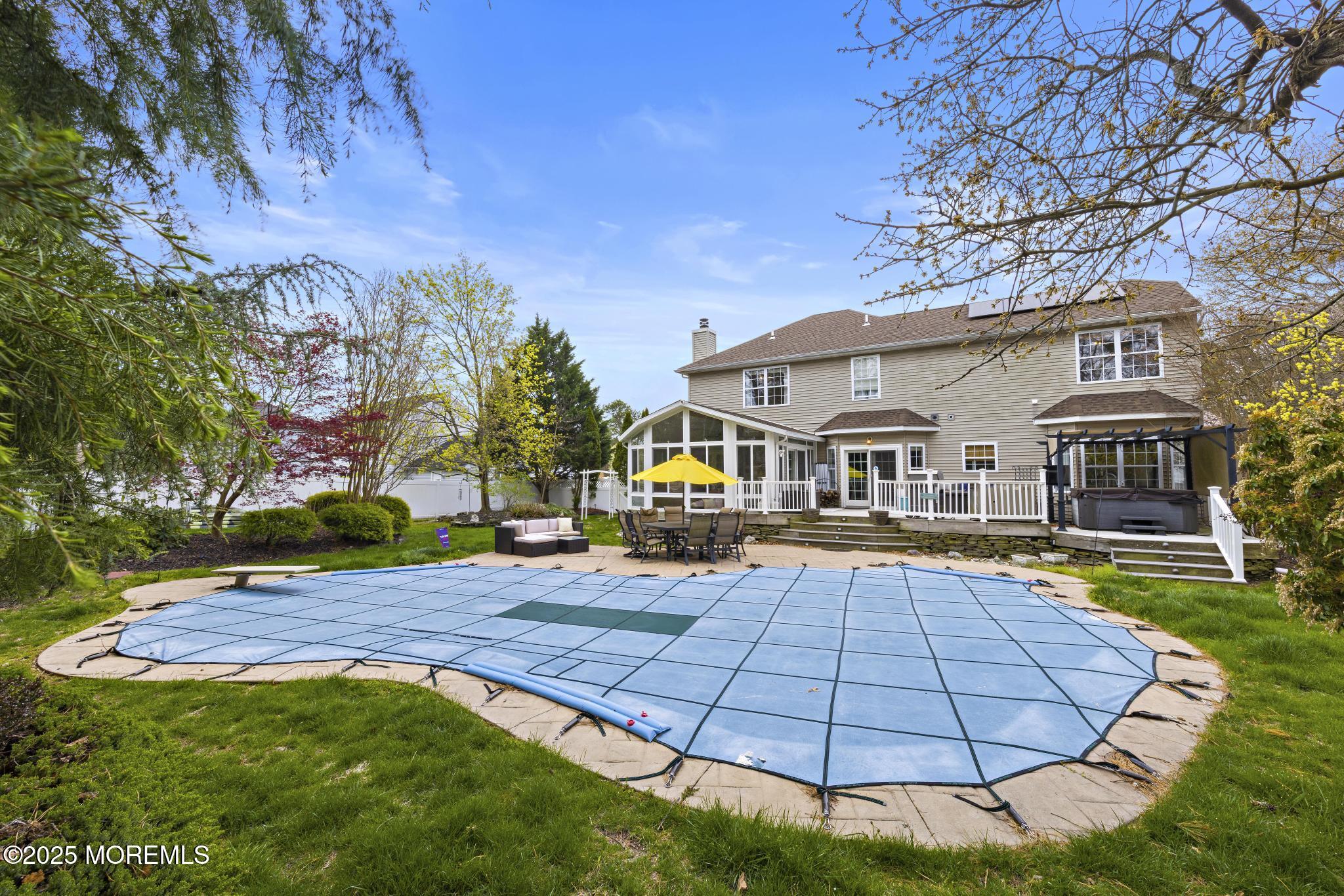 16 Ridgeview Drive