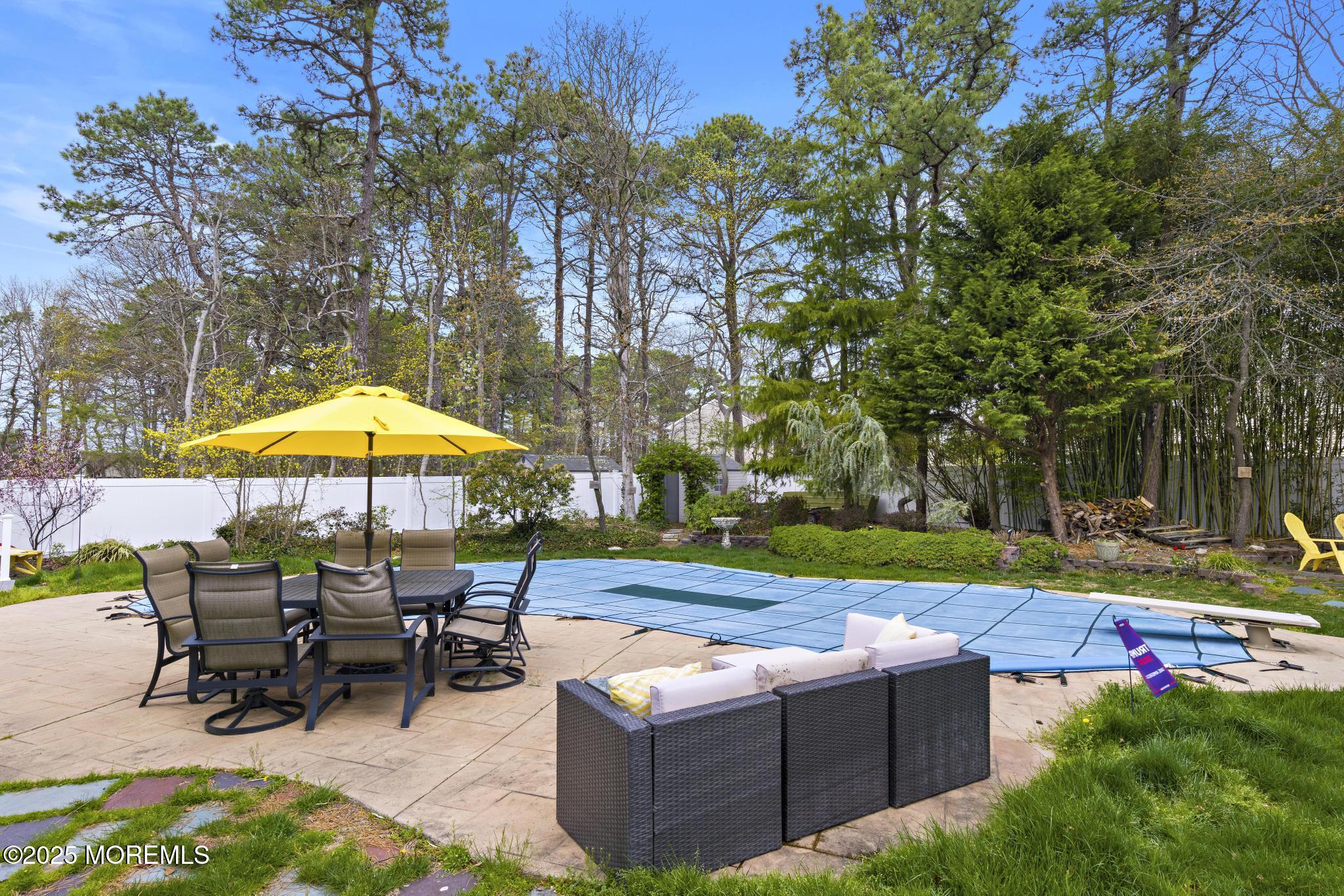 16 Ridgeview Drive