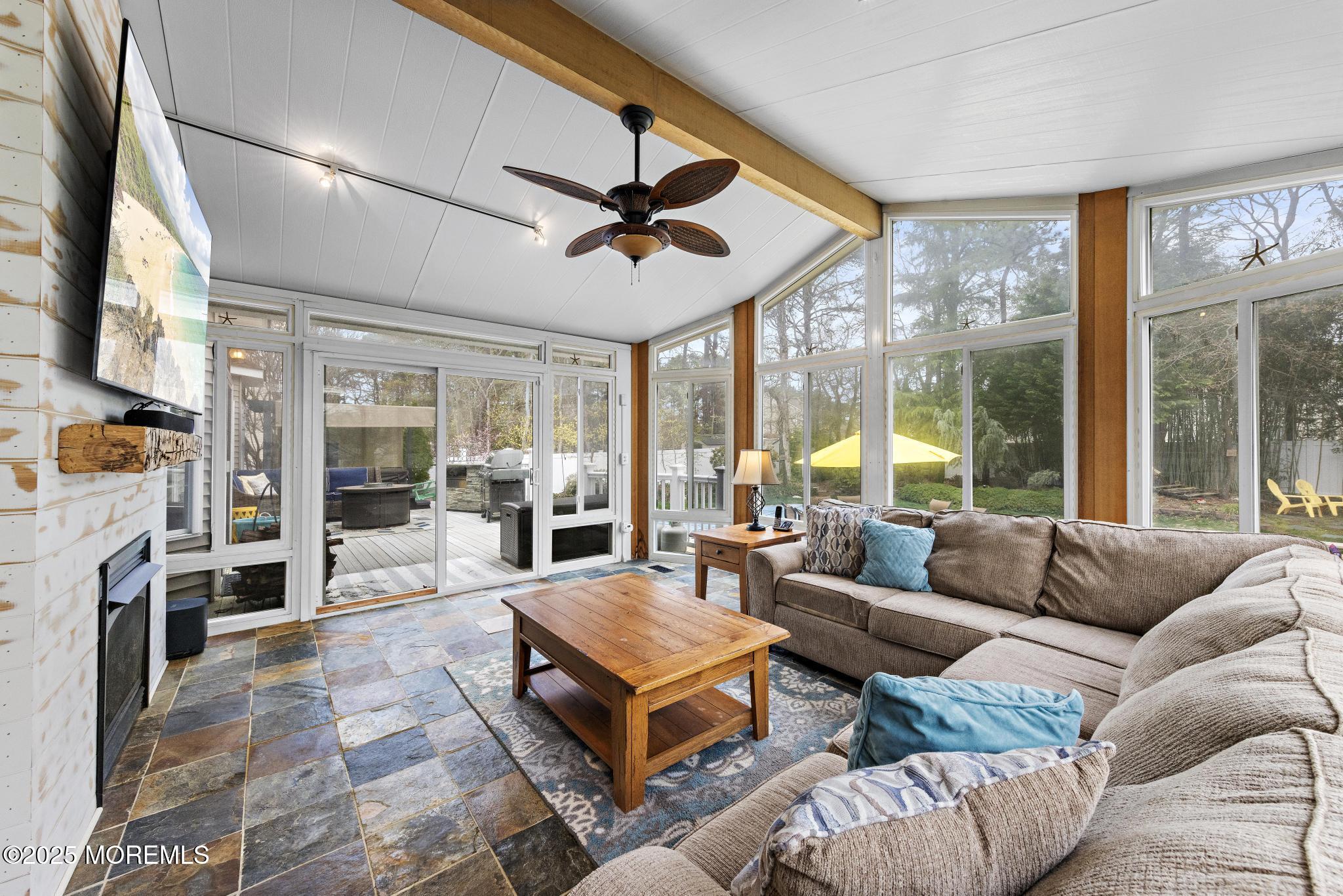 16 Ridgeview Drive