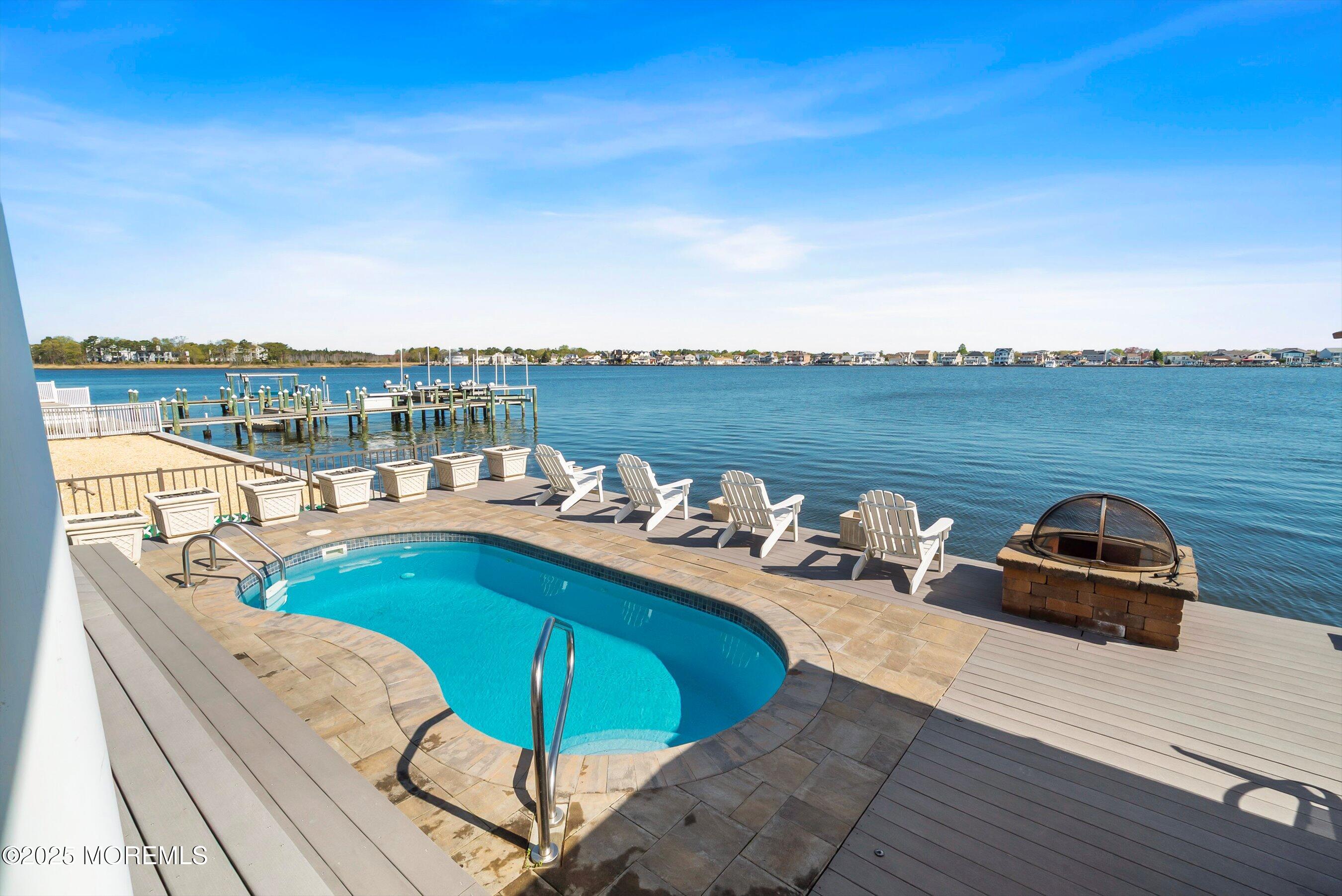 1832 Ensign Court