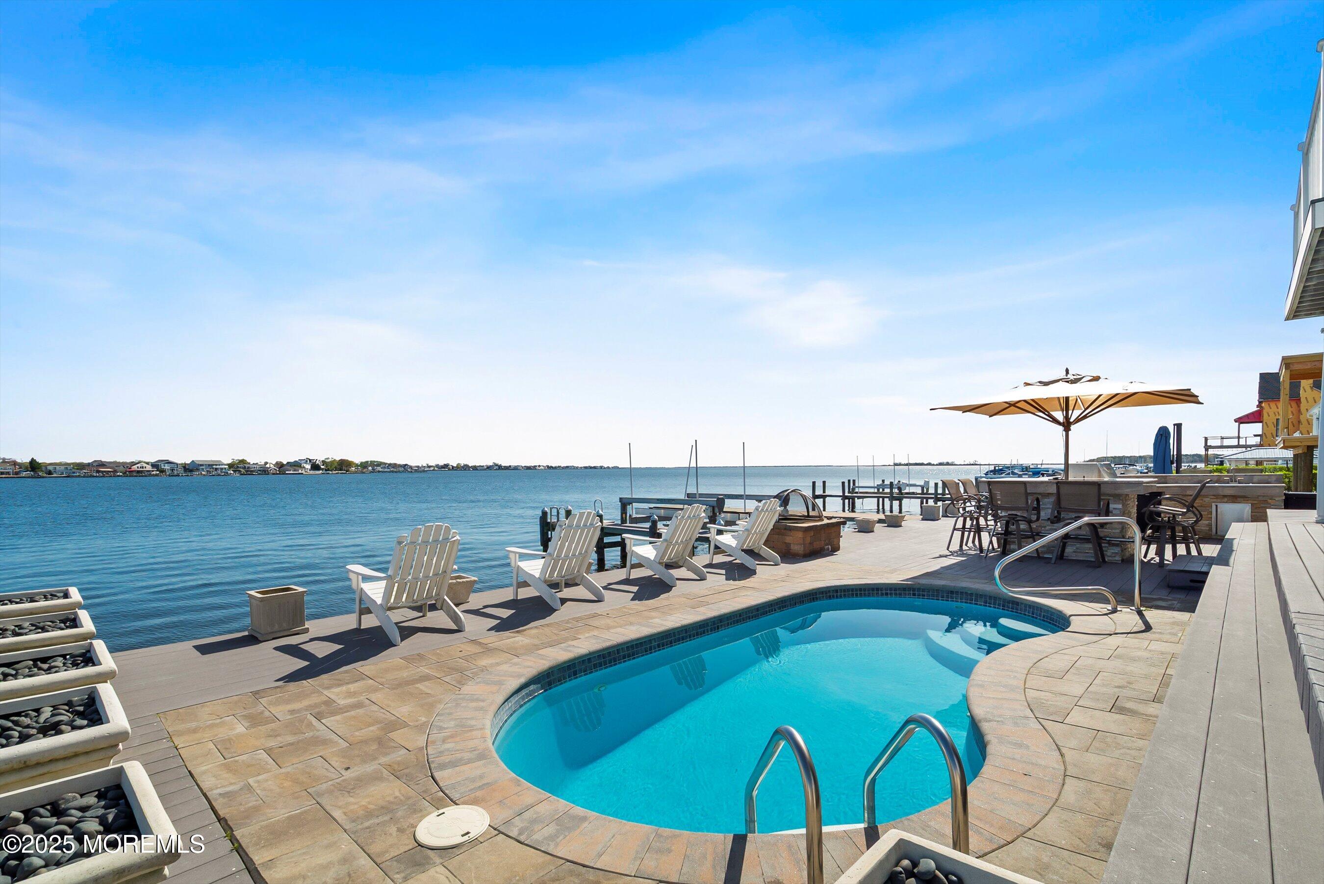 1832 Ensign Court