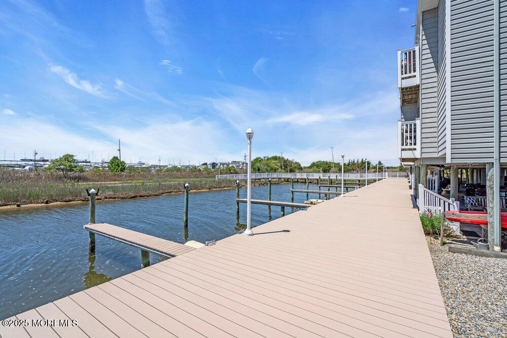 441 E Bay Avenue 8