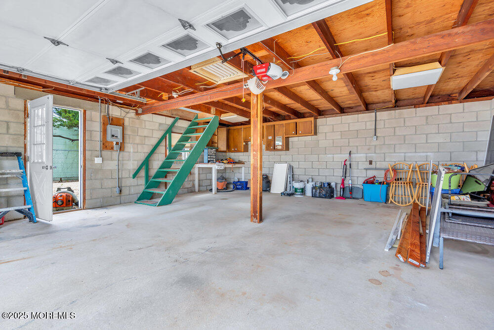 358 W Sixth Street