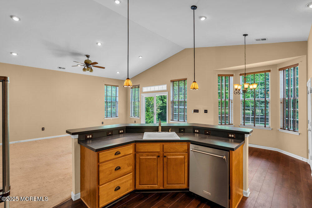6 Idlebrook Court