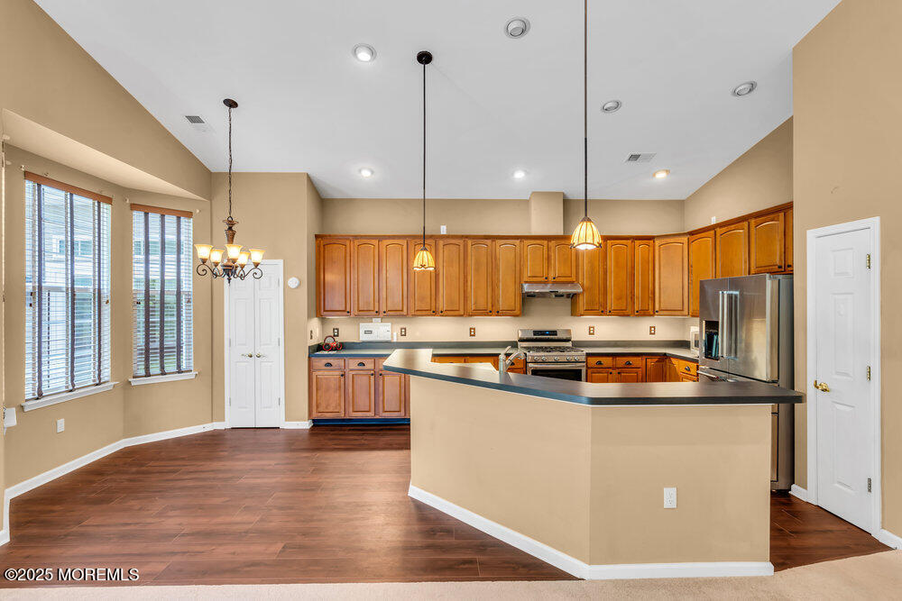 6 Idlebrook Court