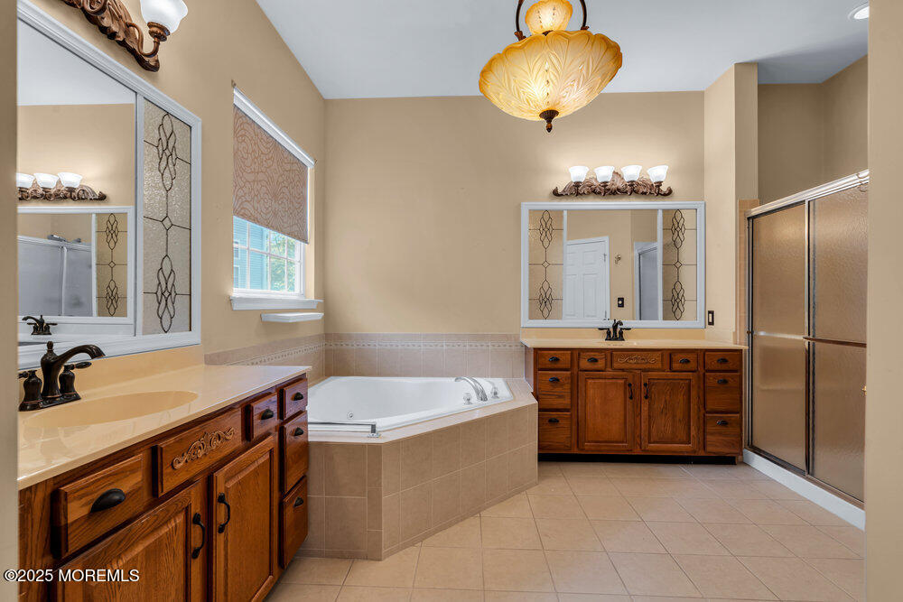 6 Idlebrook Court