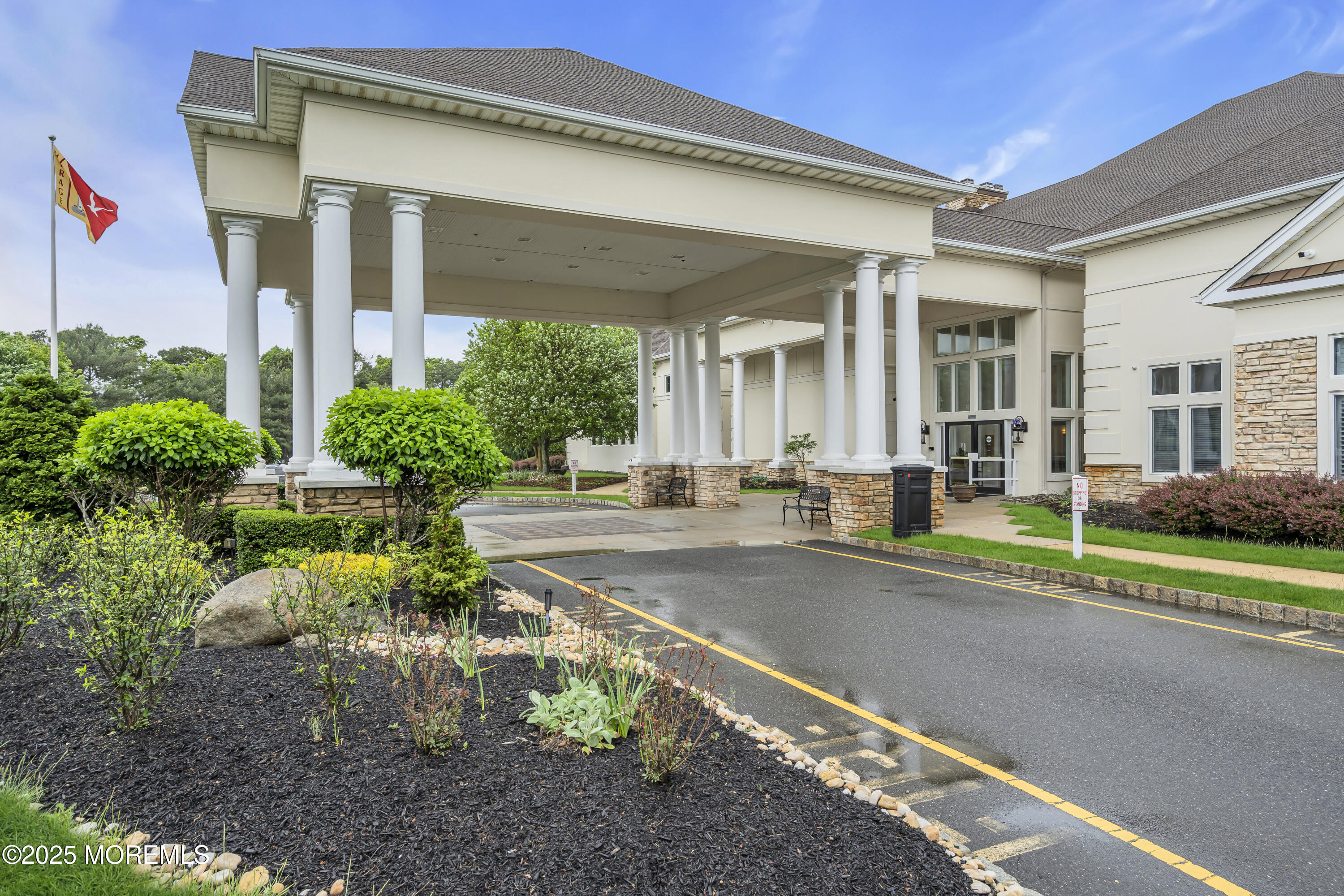 128 Lakeland Drive