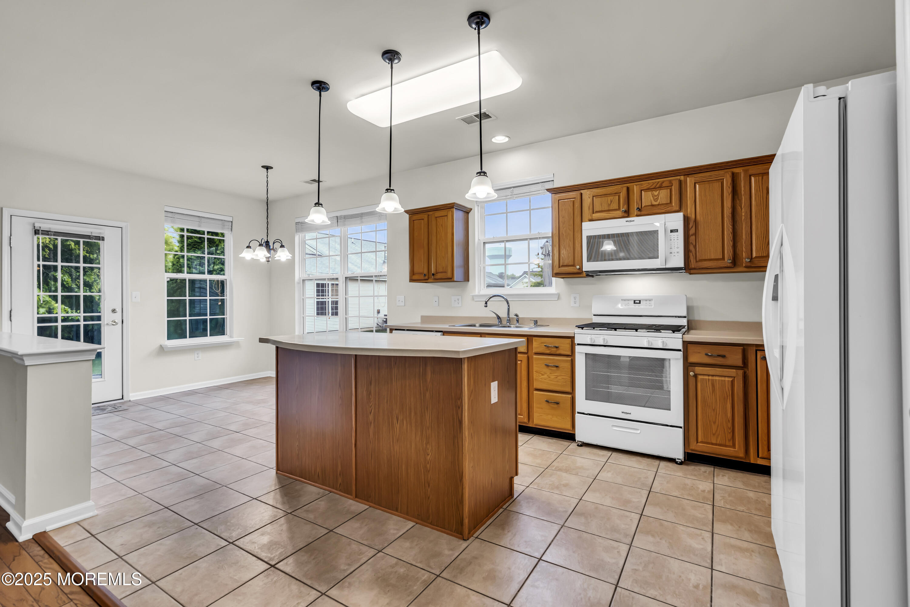 128 Lakeland Drive