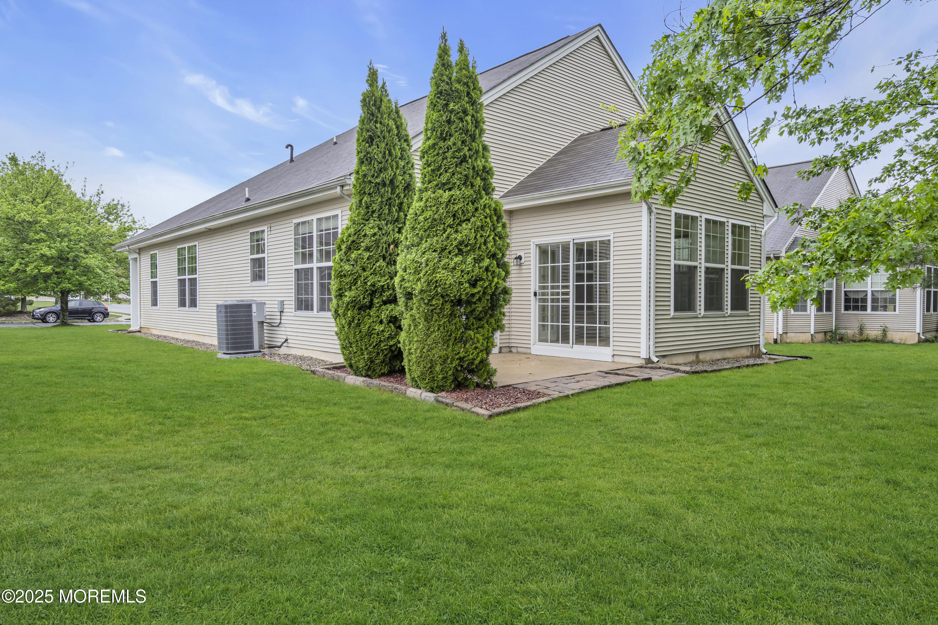 128 Lakeland Drive