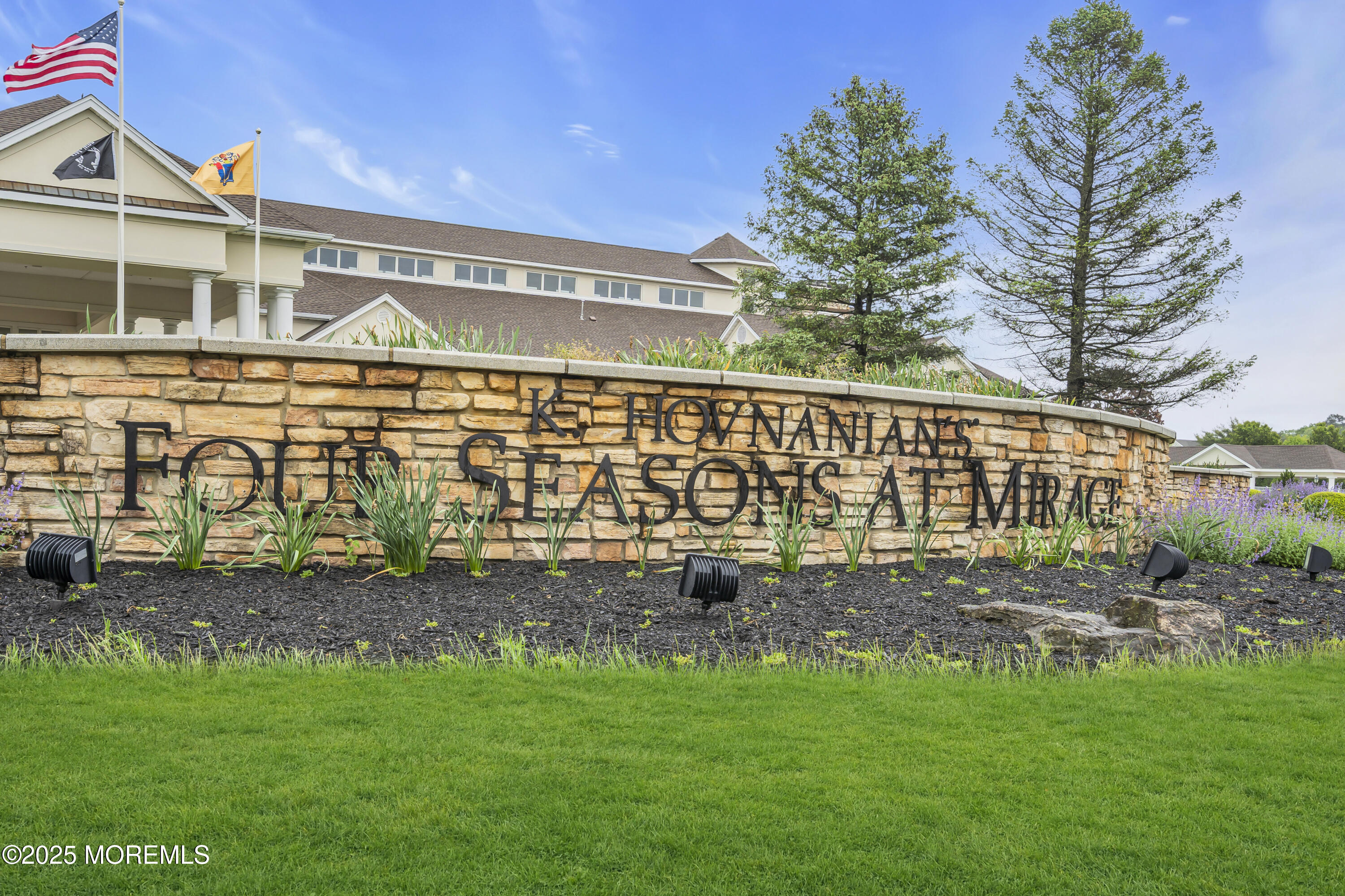 128 Lakeland Drive