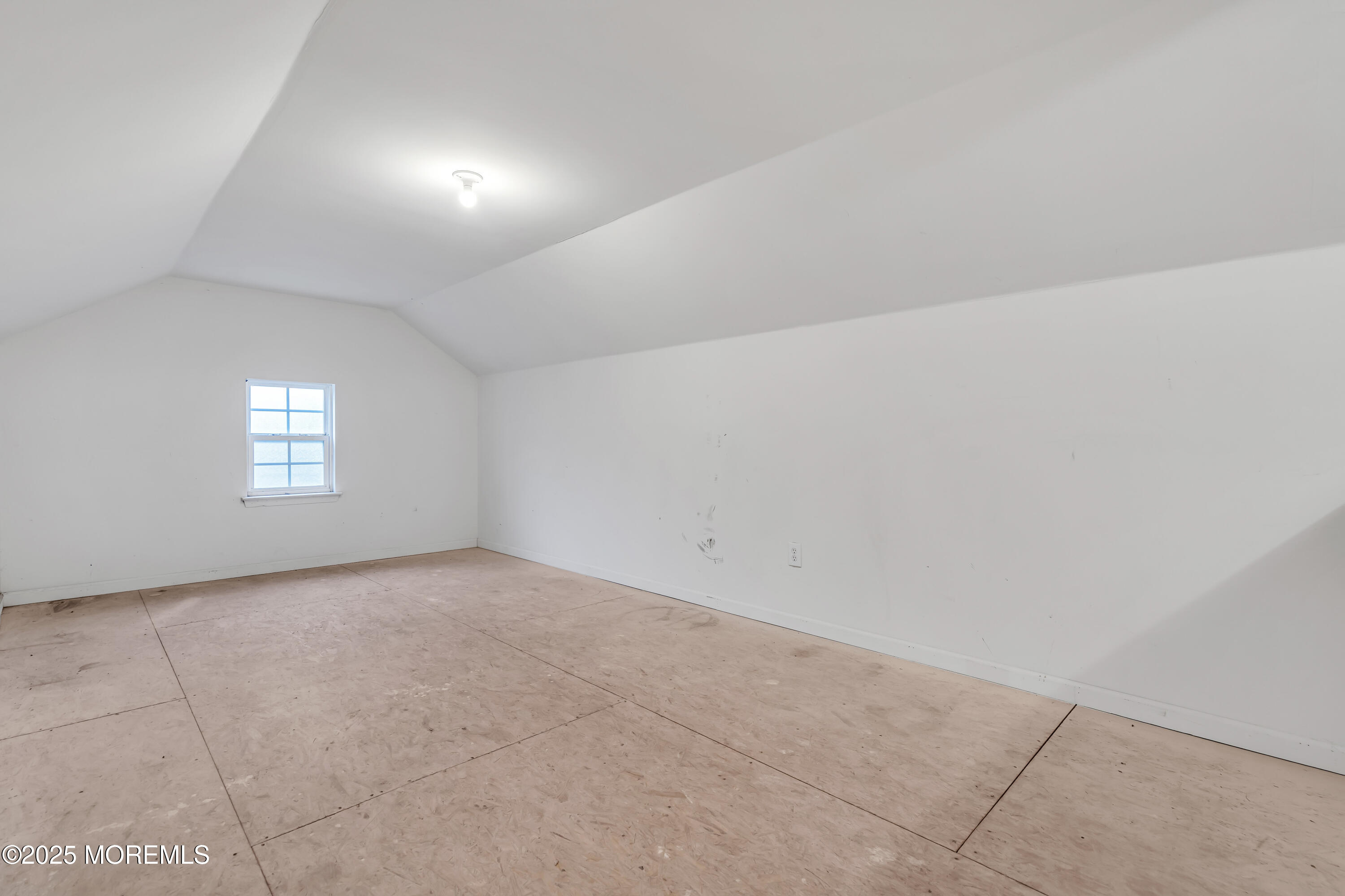 128 Lakeland Drive