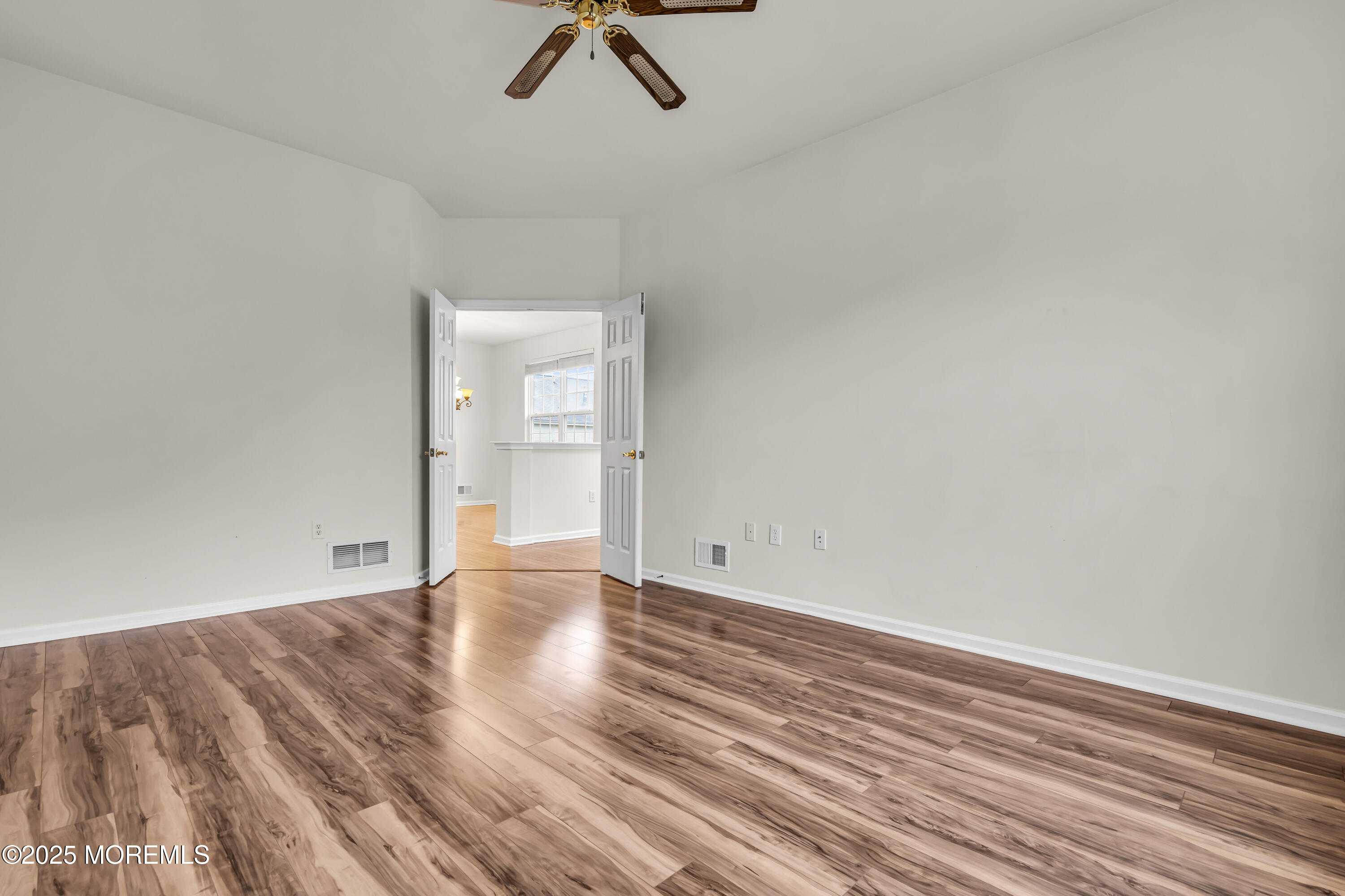 128 Lakeland Drive