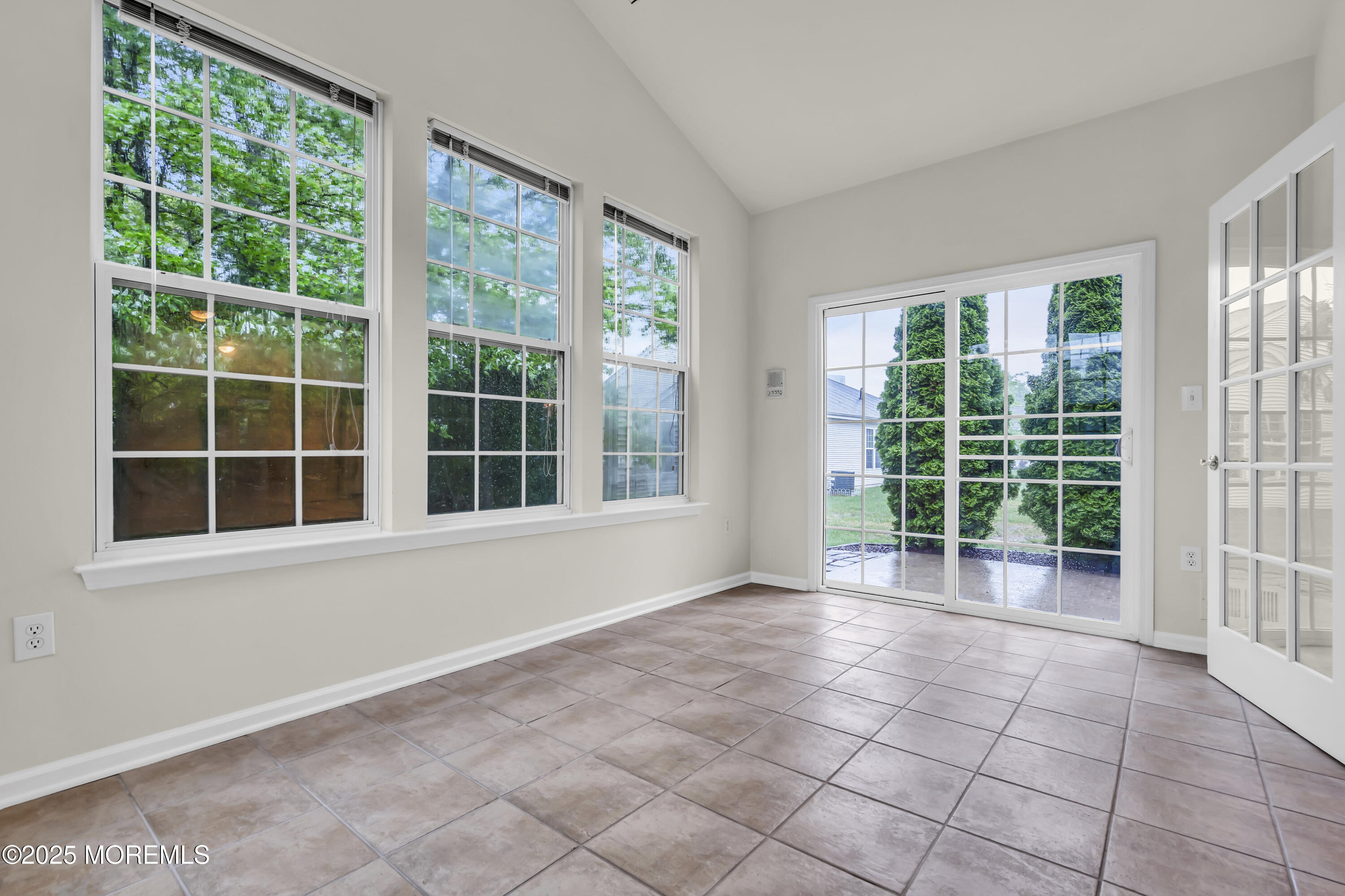 128 Lakeland Drive