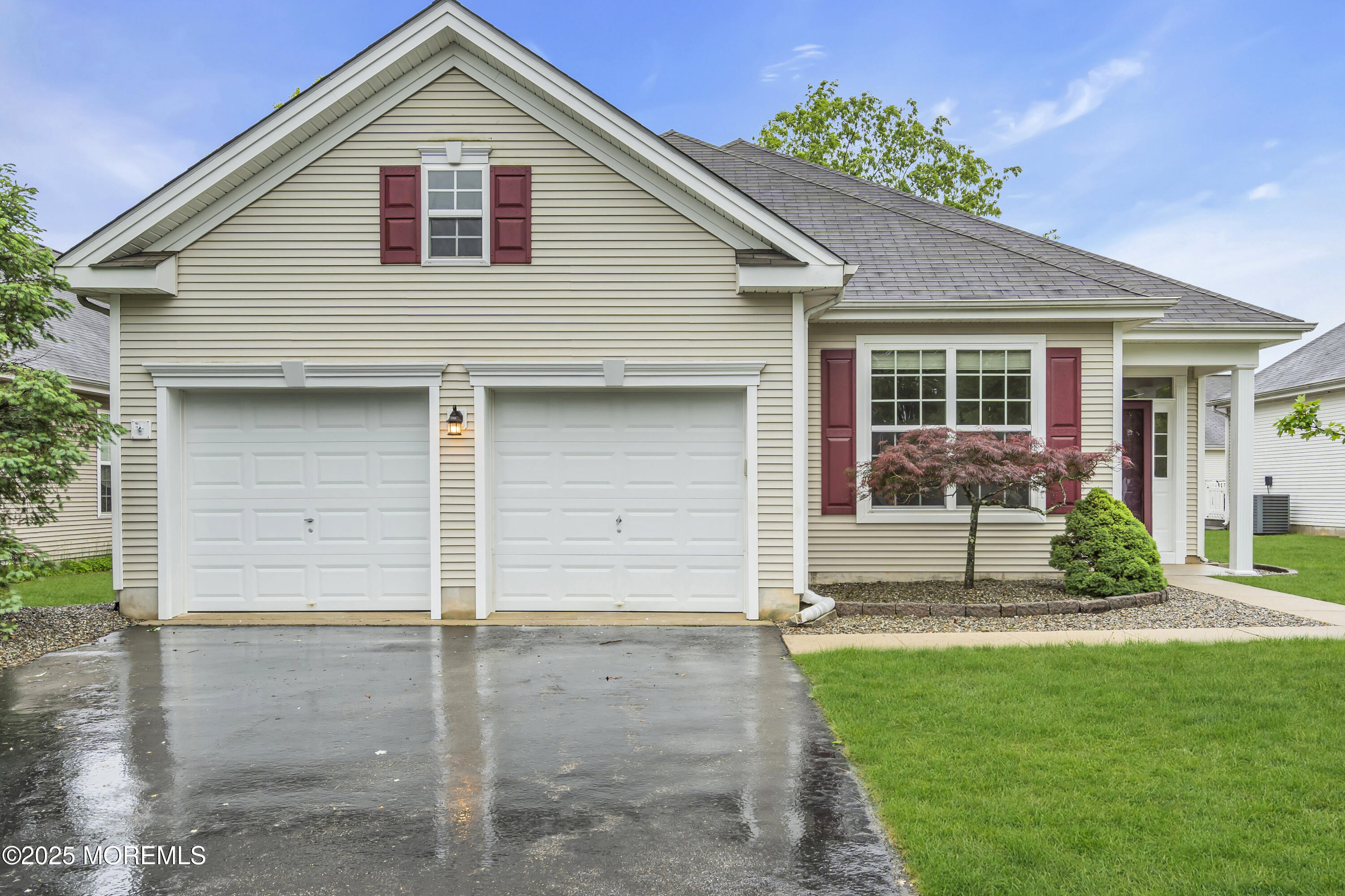 128 Lakeland Drive
