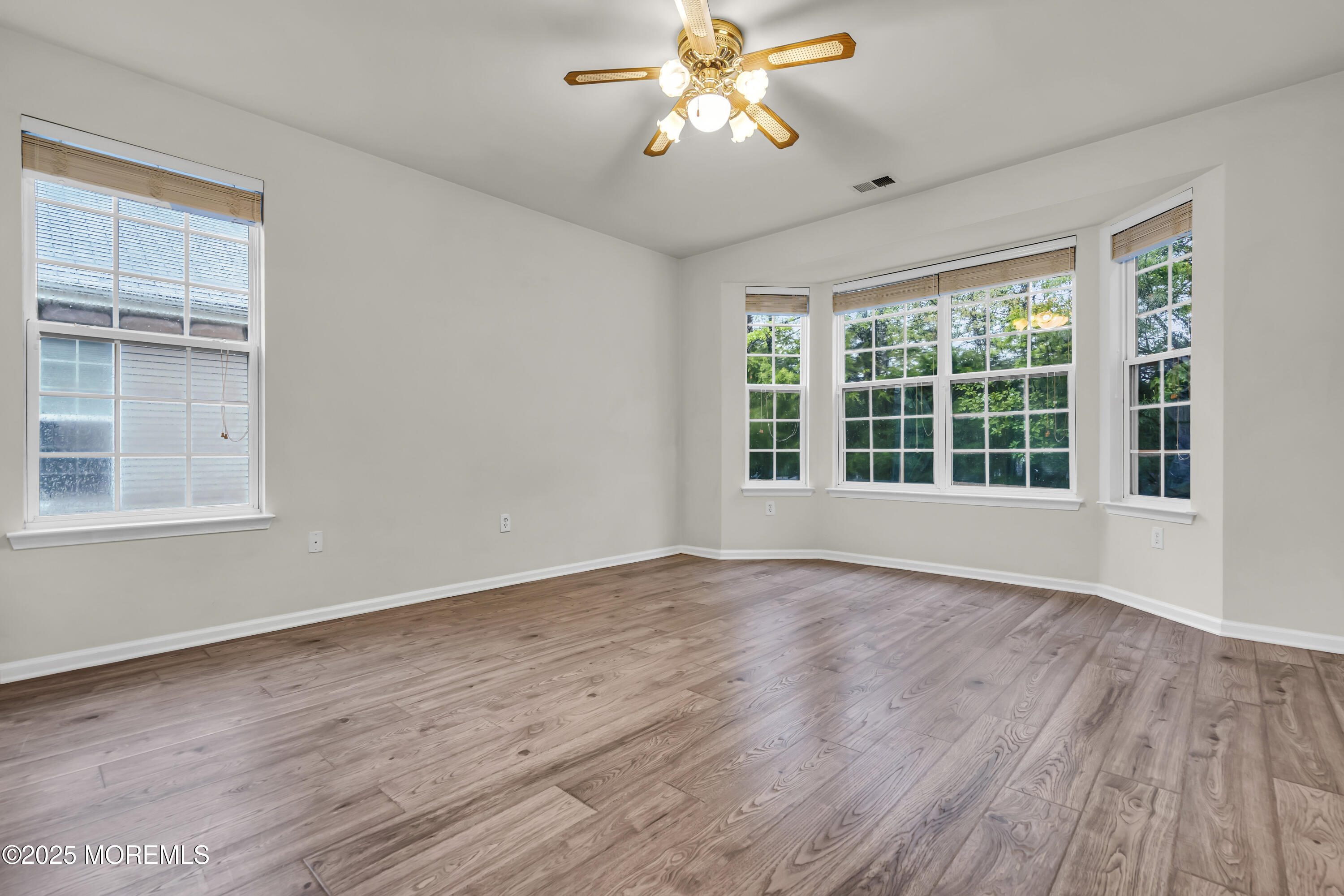128 Lakeland Drive
