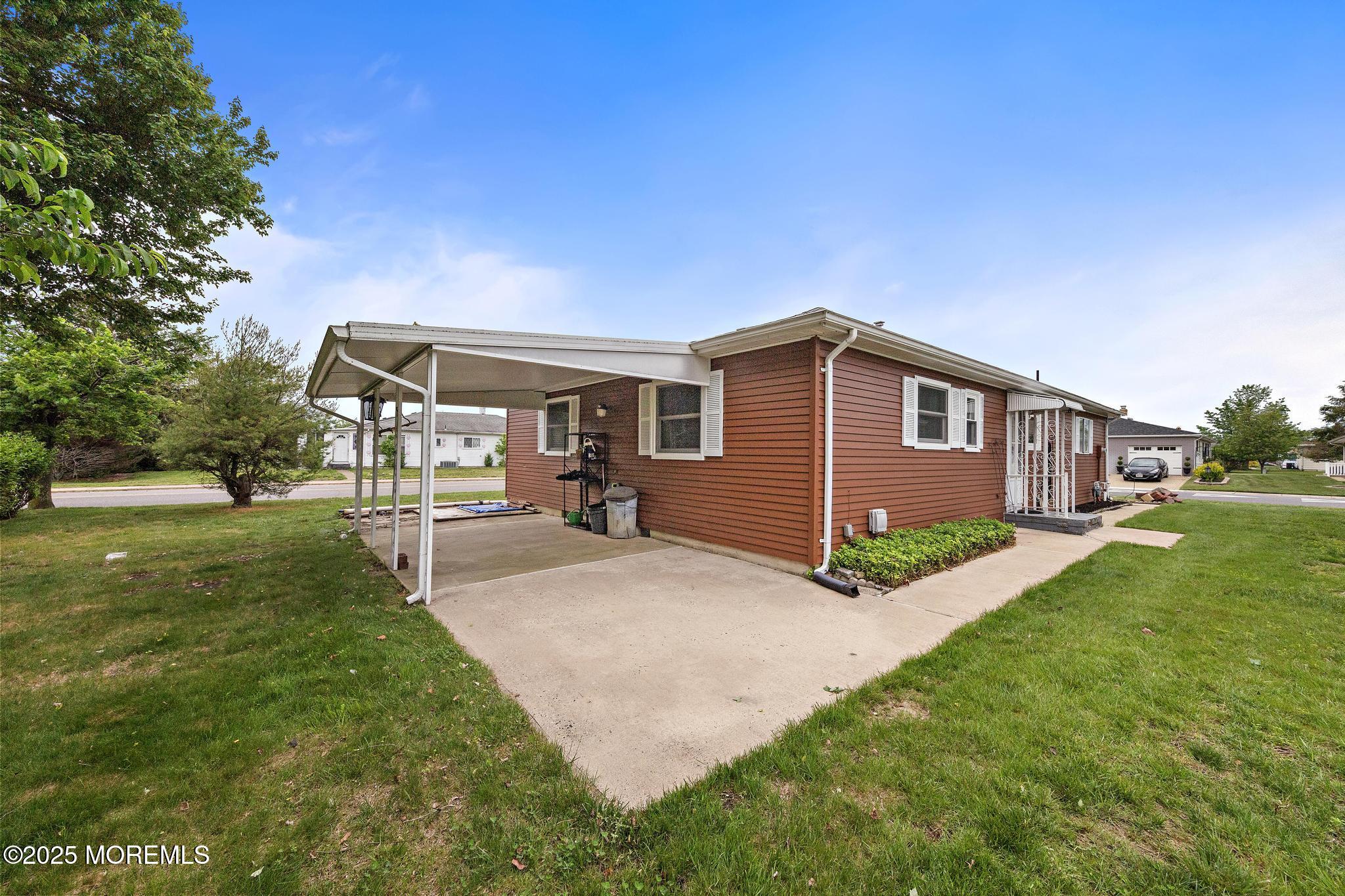162 Harrington Drive N