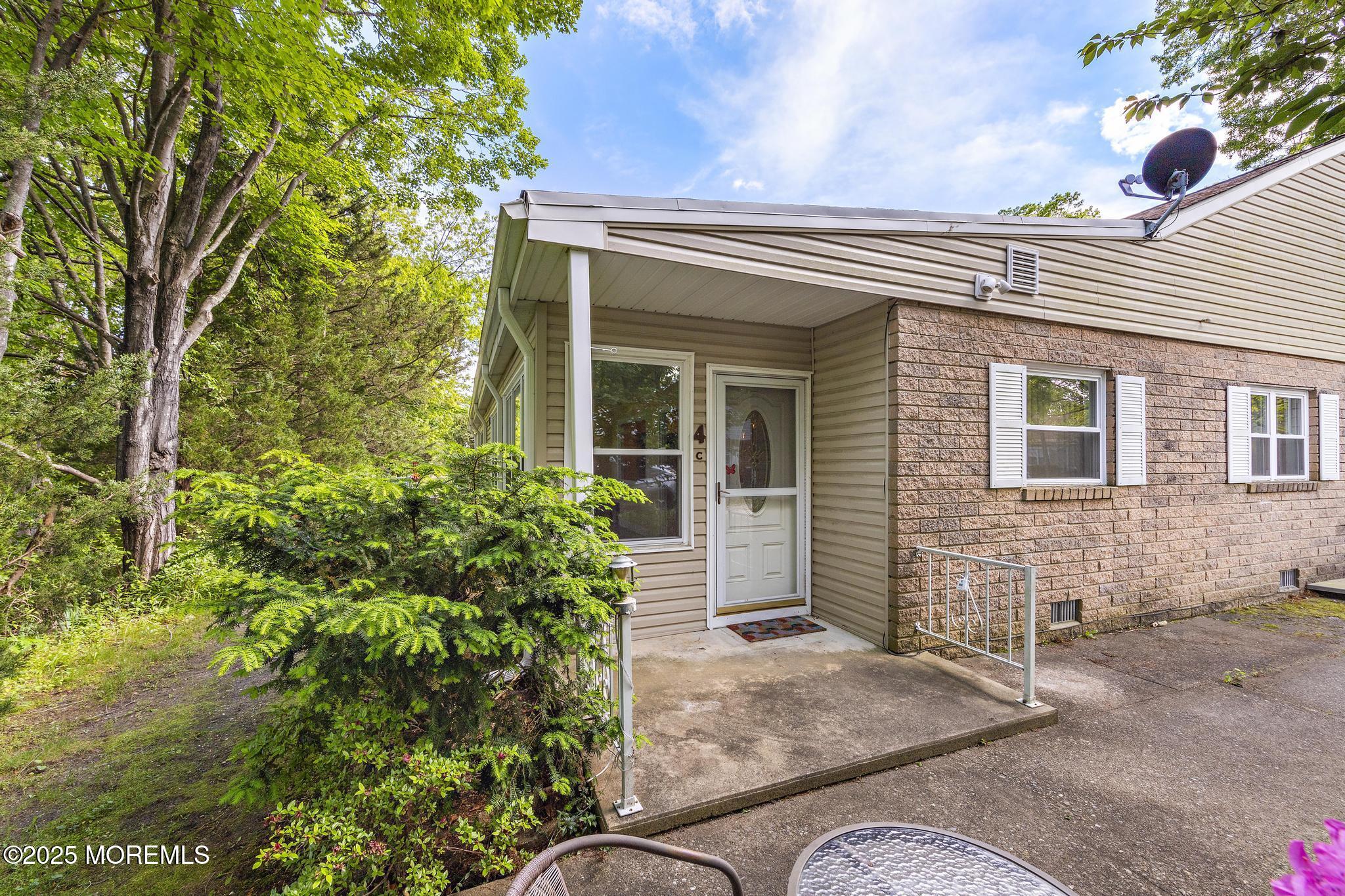 4 C Willow Street
