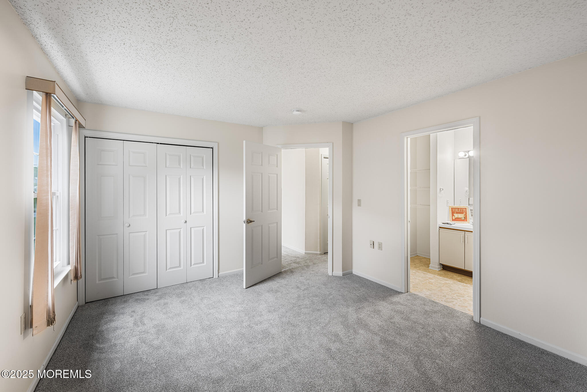22 Pine Oak Boulevard
