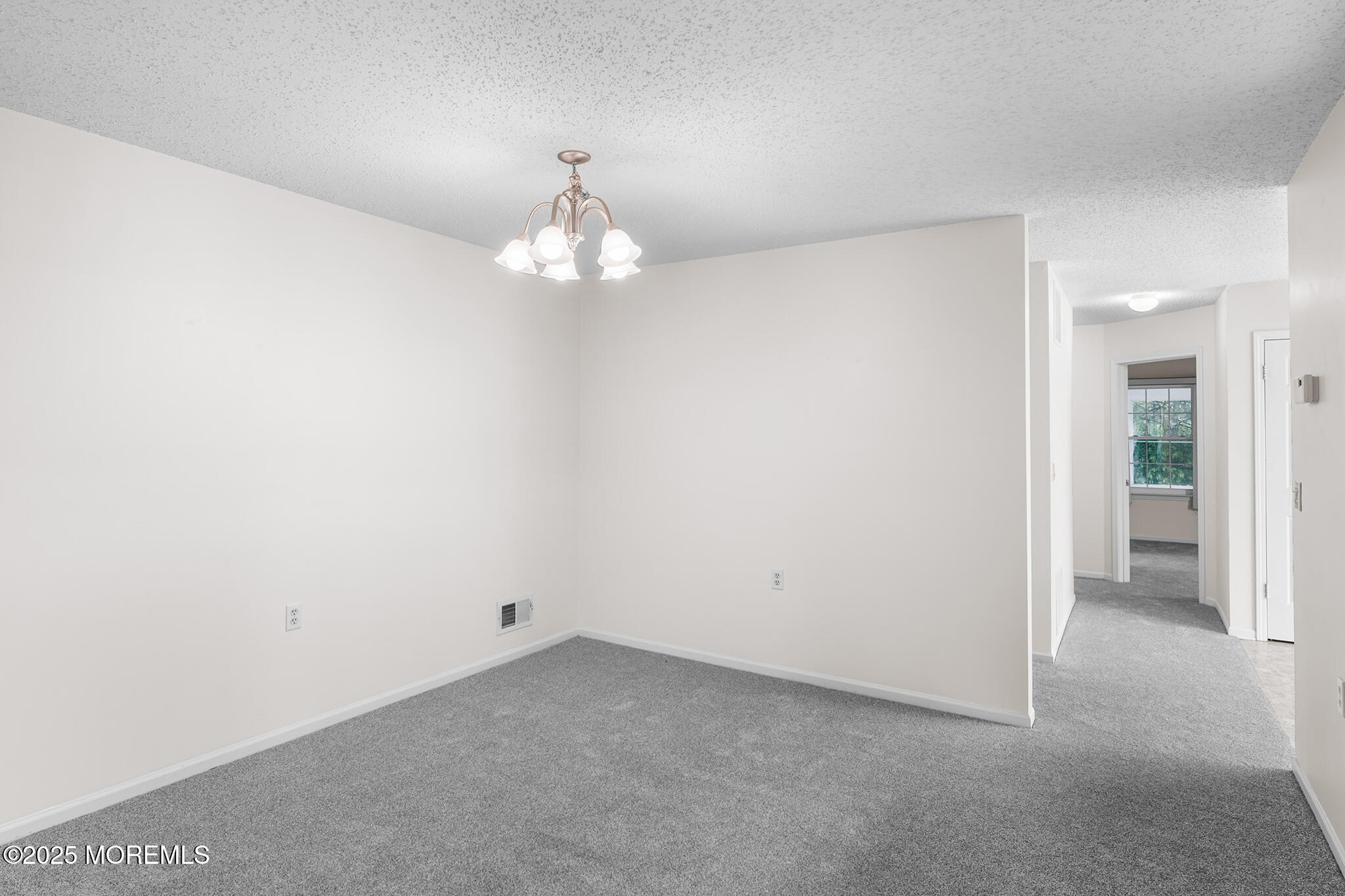 22 Pine Oak Boulevard
