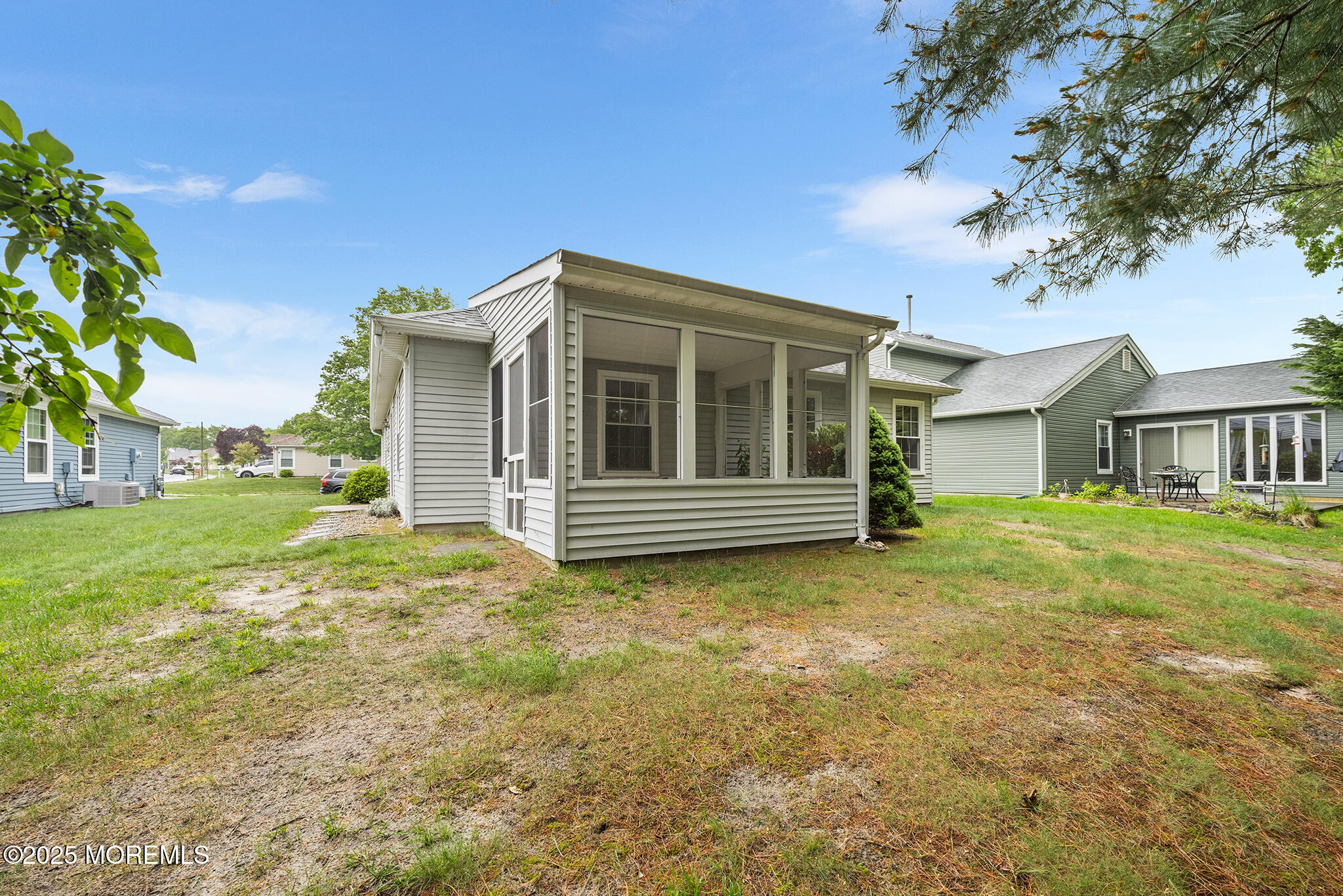 22 Pine Oak Boulevard